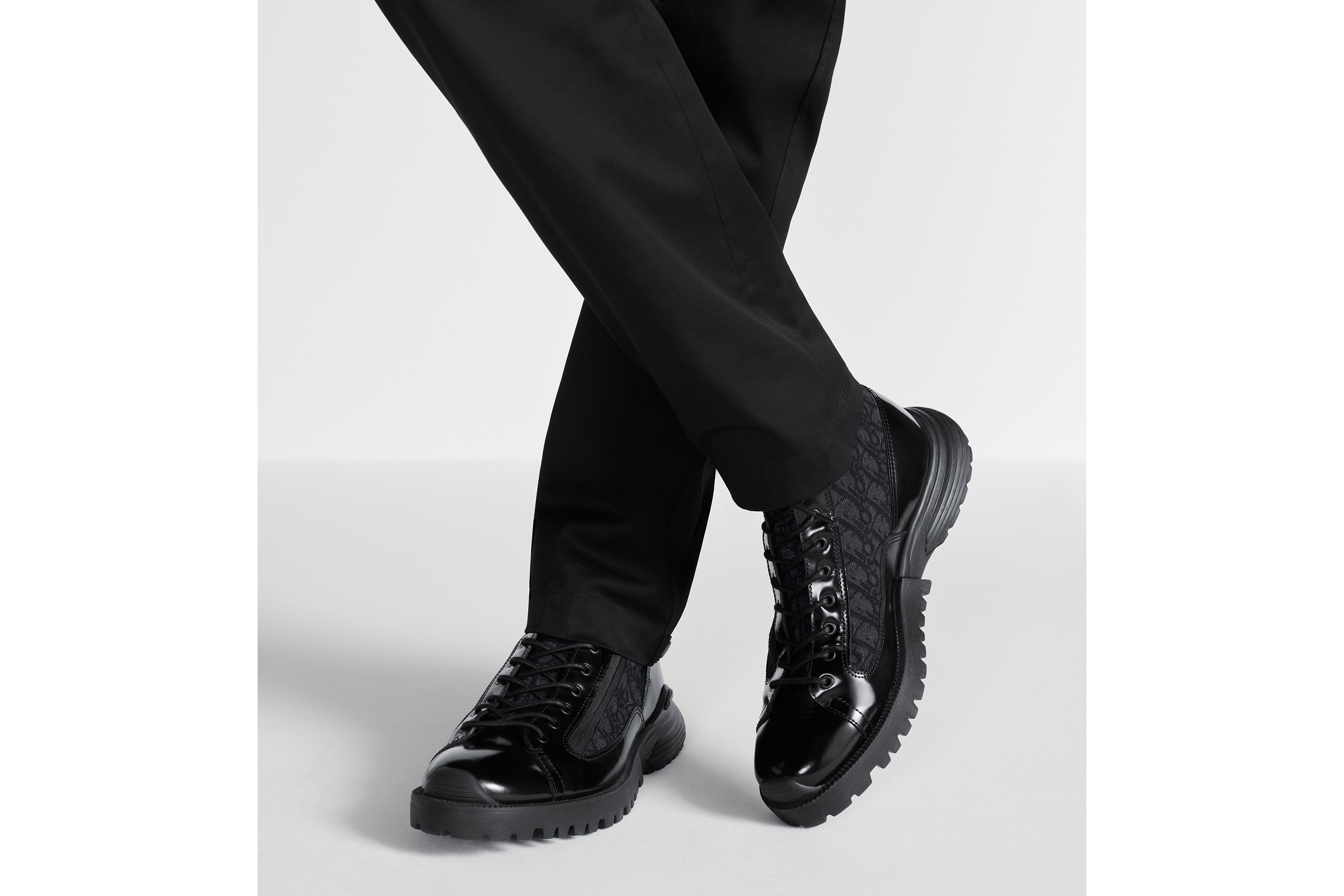 Look Dior Combat Ankle Boot Black Polished Calfskin and Black Dior Oblique Jacquard E24