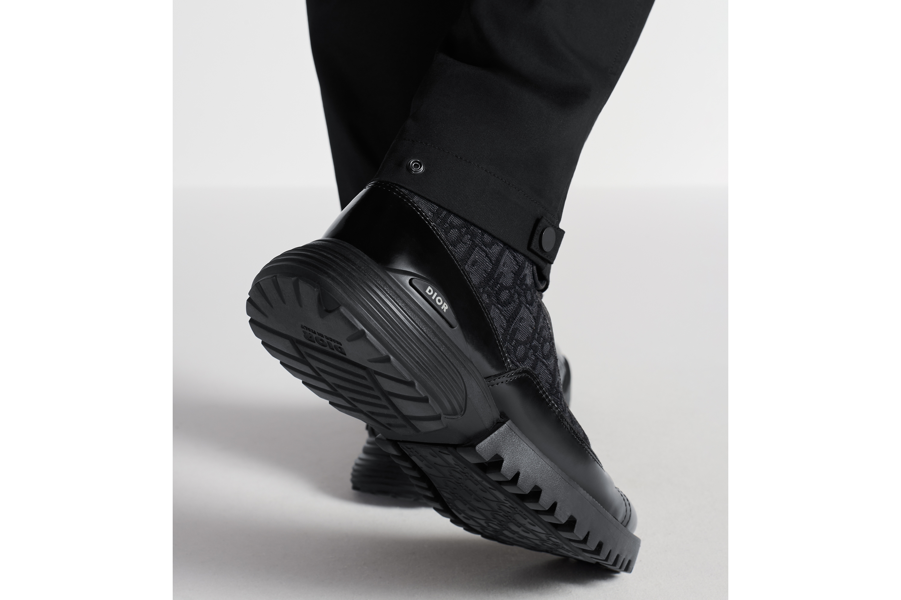 Look Dior Combat Ankle Boot Black Polished Calfskin and Black Dior Oblique Jacquard E25