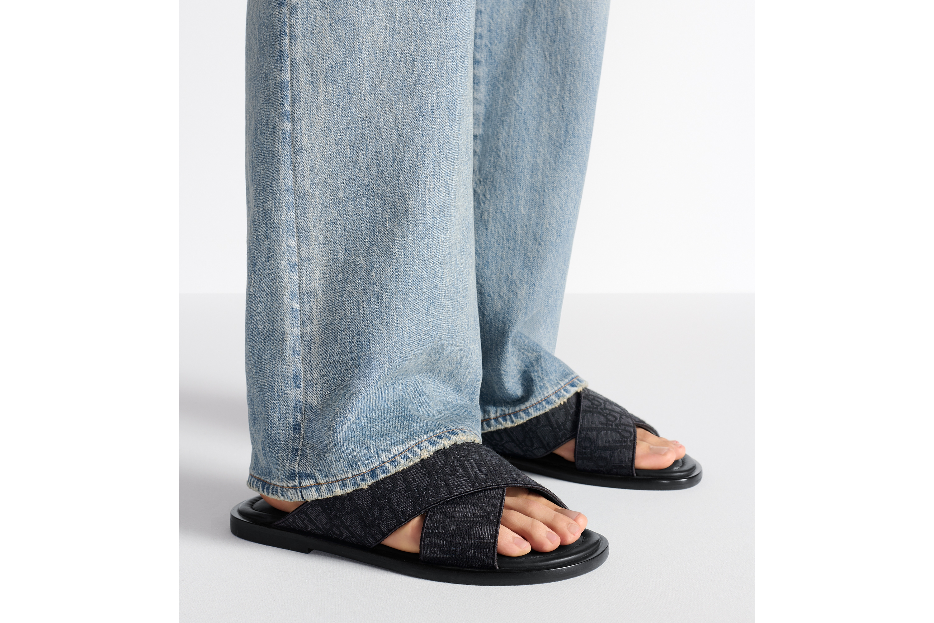 look_image_alt_prefix Sandalia Dior Alias Dior Oblique en jacquard negro E24