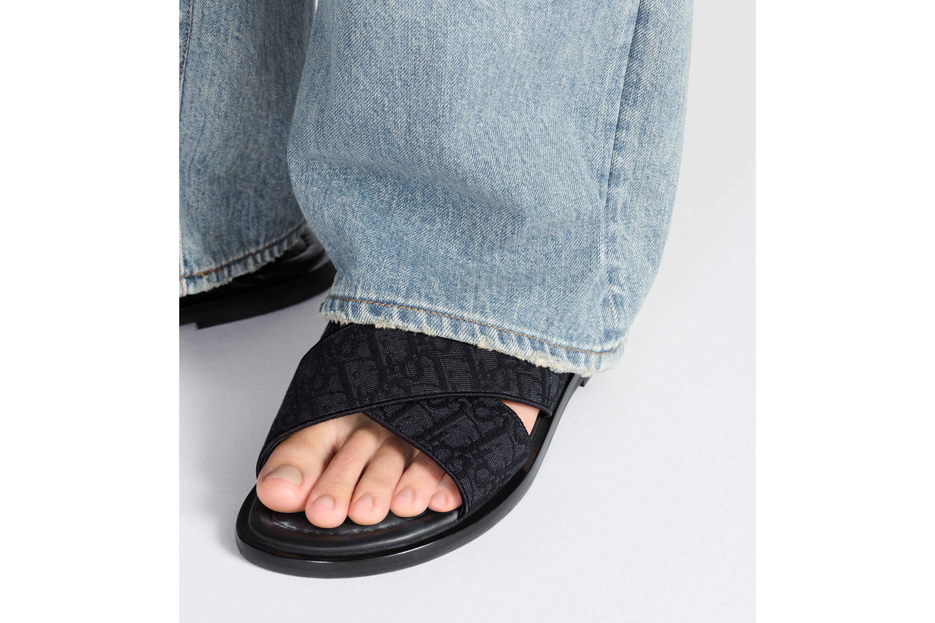 look_image_alt_prefix Sandalia Dior Alias Dior Oblique en jacquard negro E25