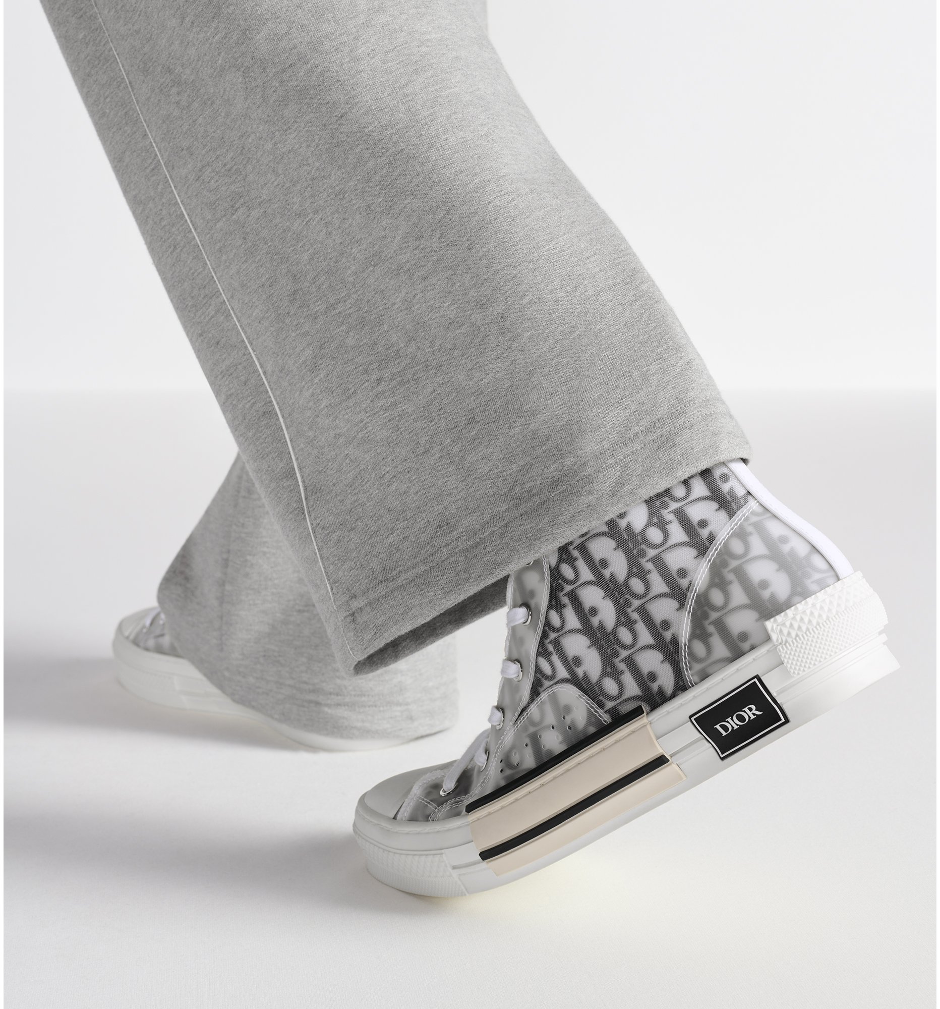 aria_look B23 League High-Top Sneaker