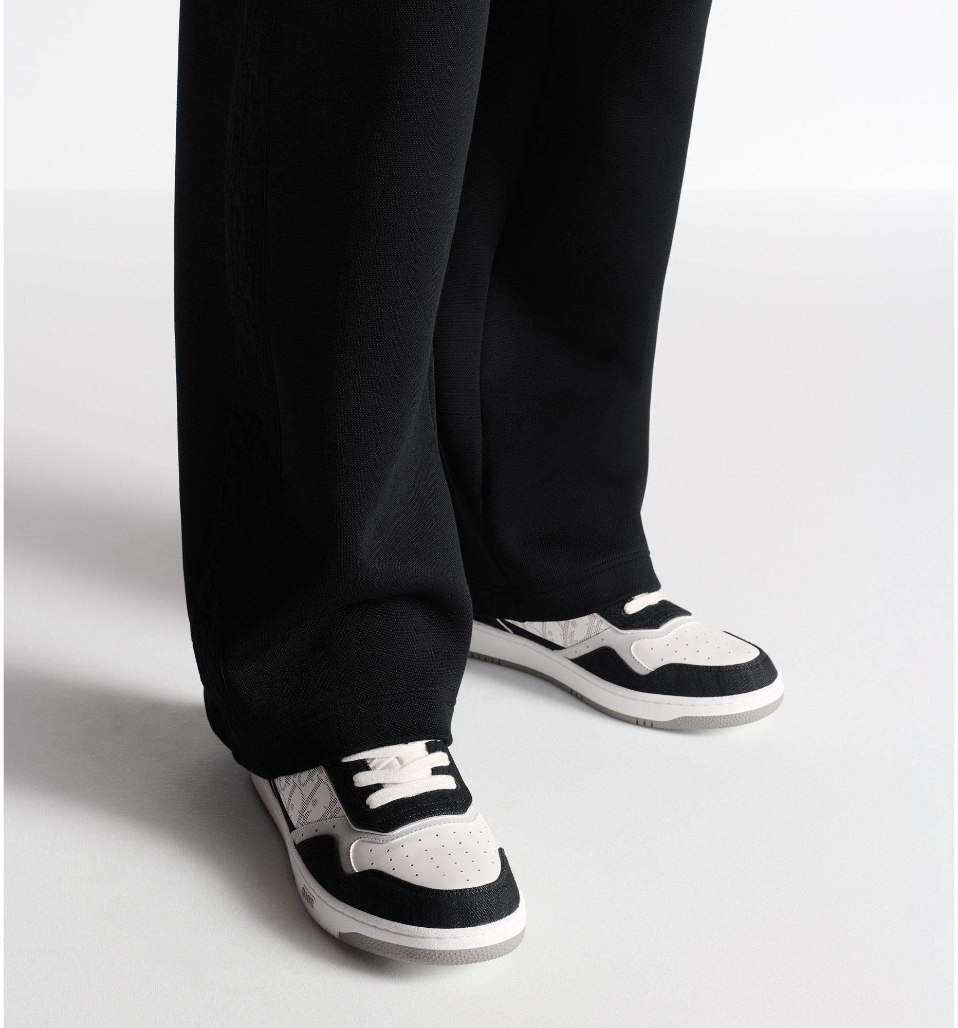aria_look B27 Uptown Low-Top Sneaker
