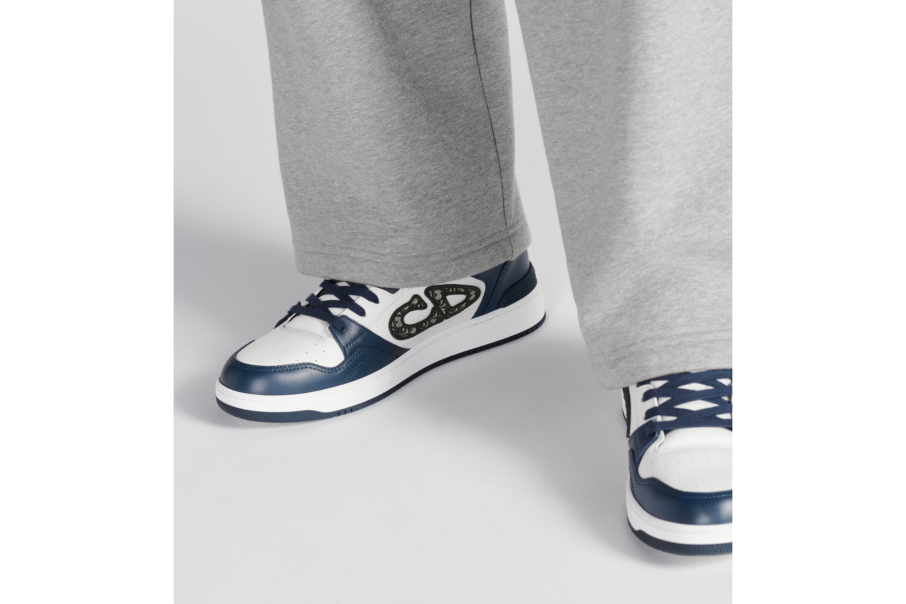 B57 Dribble Low-Top Sneaker