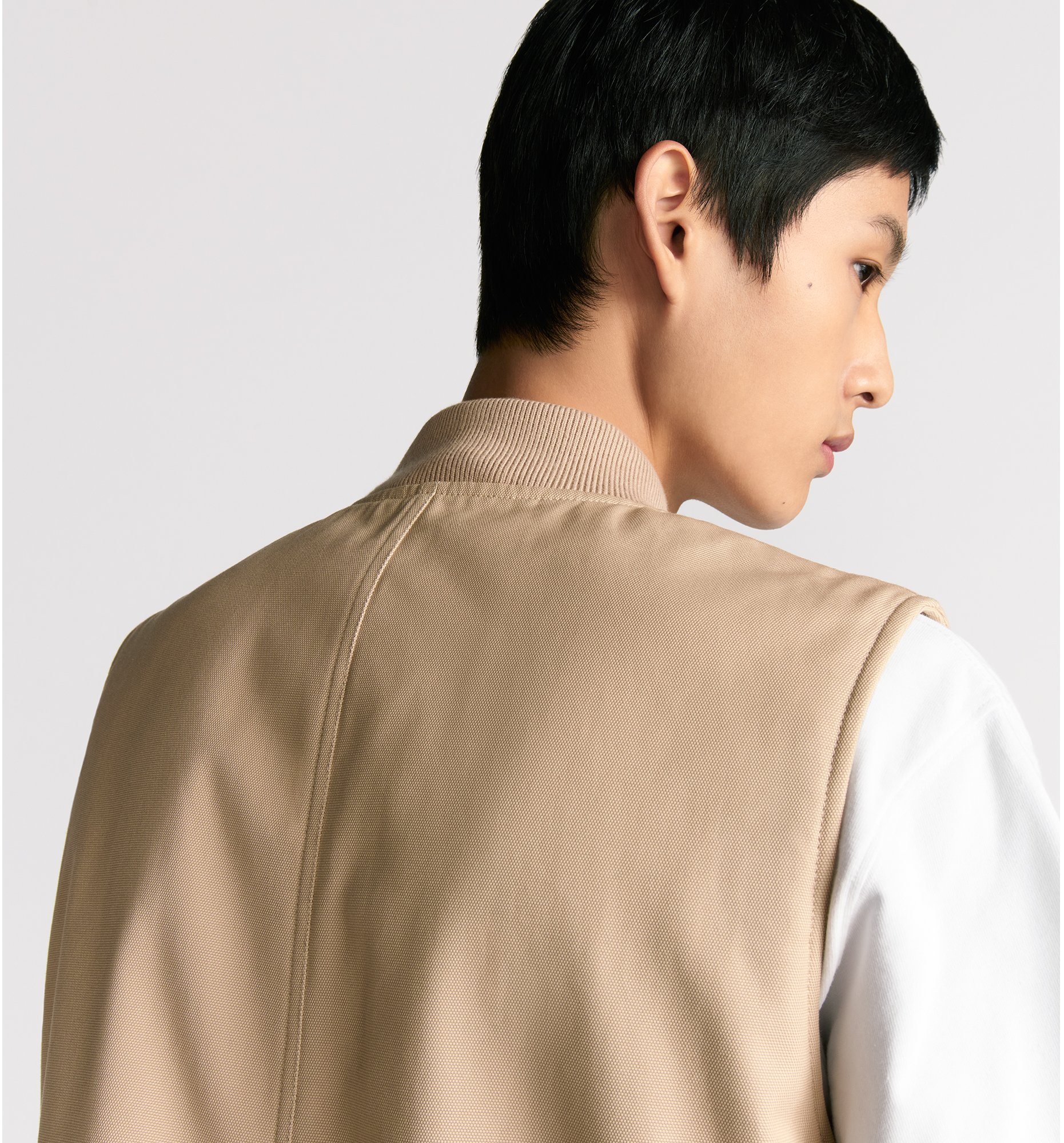 aria_look Veste sans manches Christian Dior Couture Vue détaillée