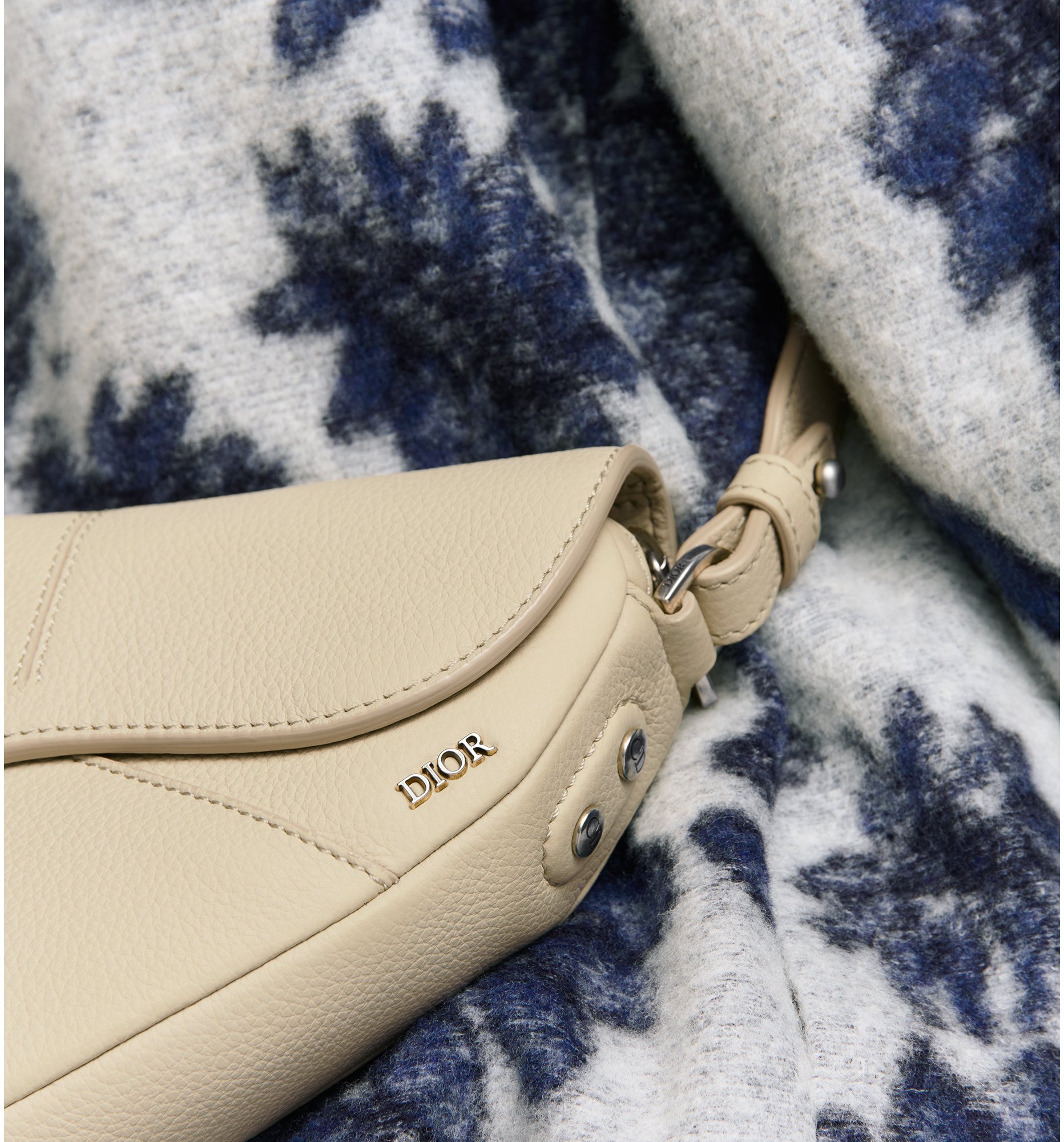 디올 미니 새들백 2ADCA543KEN_H174