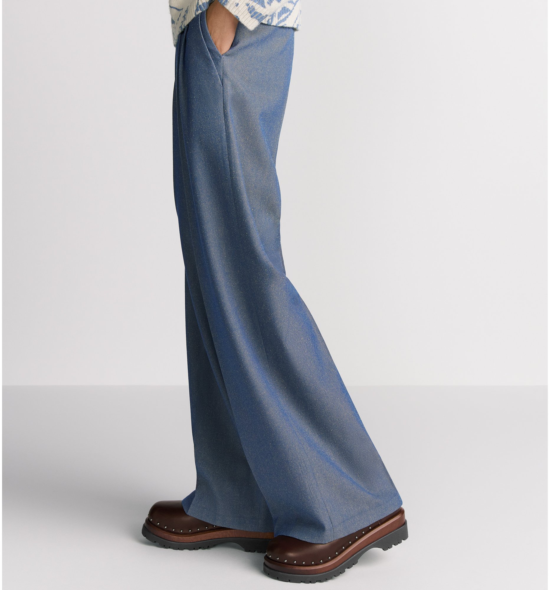 aria_look Loose Pants Worn view