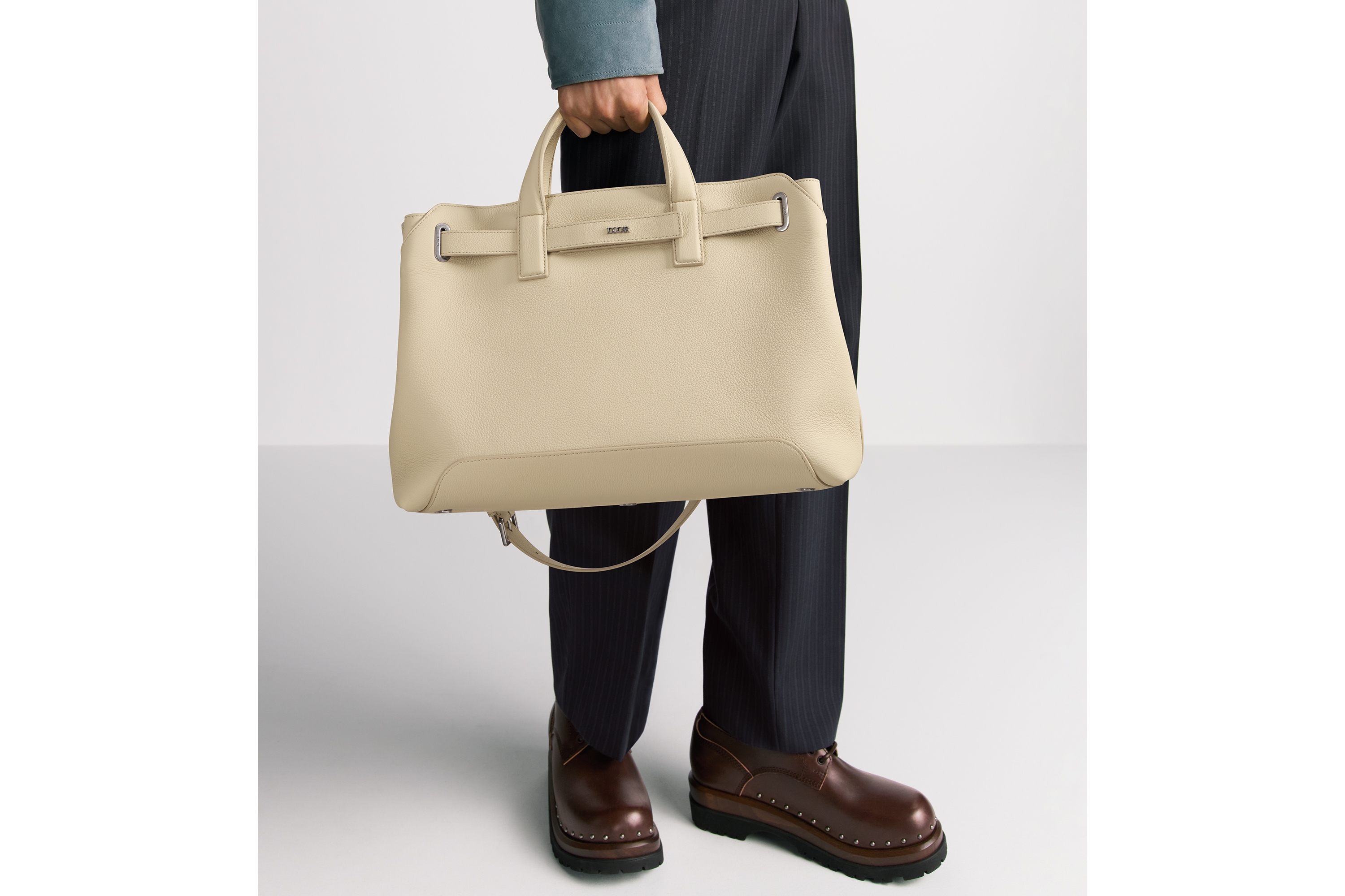 Look Cabas Dior Normandie Medium Cuir de veau Dior Icons beige E20