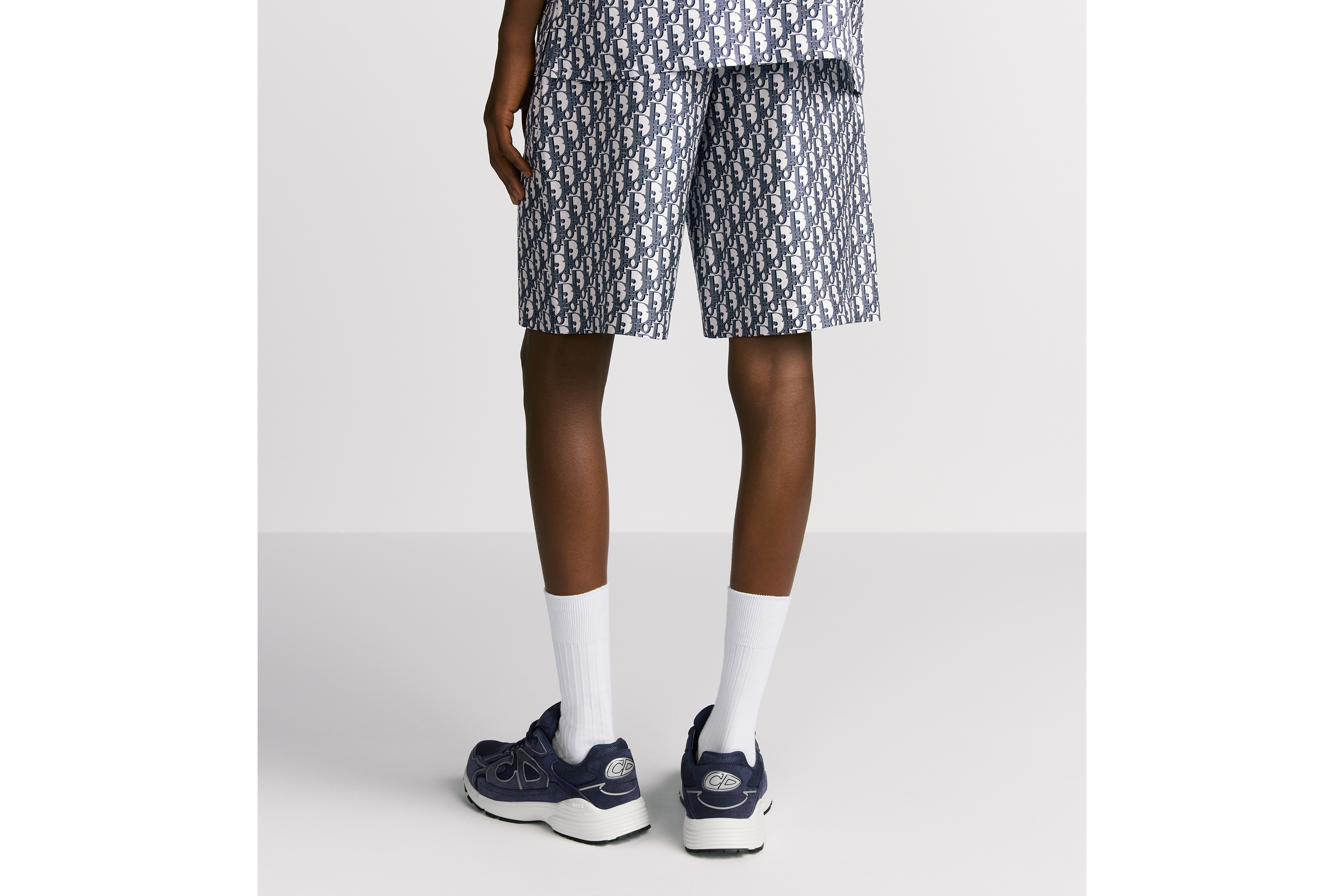 Bermuda Dior Oblique Sergé de soie blanche et bleu marine E15