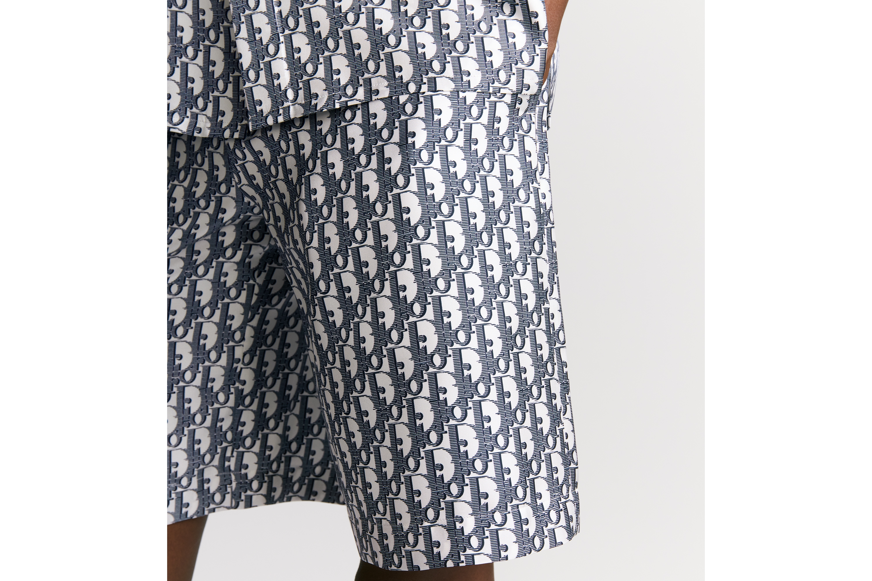Bermuda Dior Oblique Sergé de soie blanche et bleu marine E16