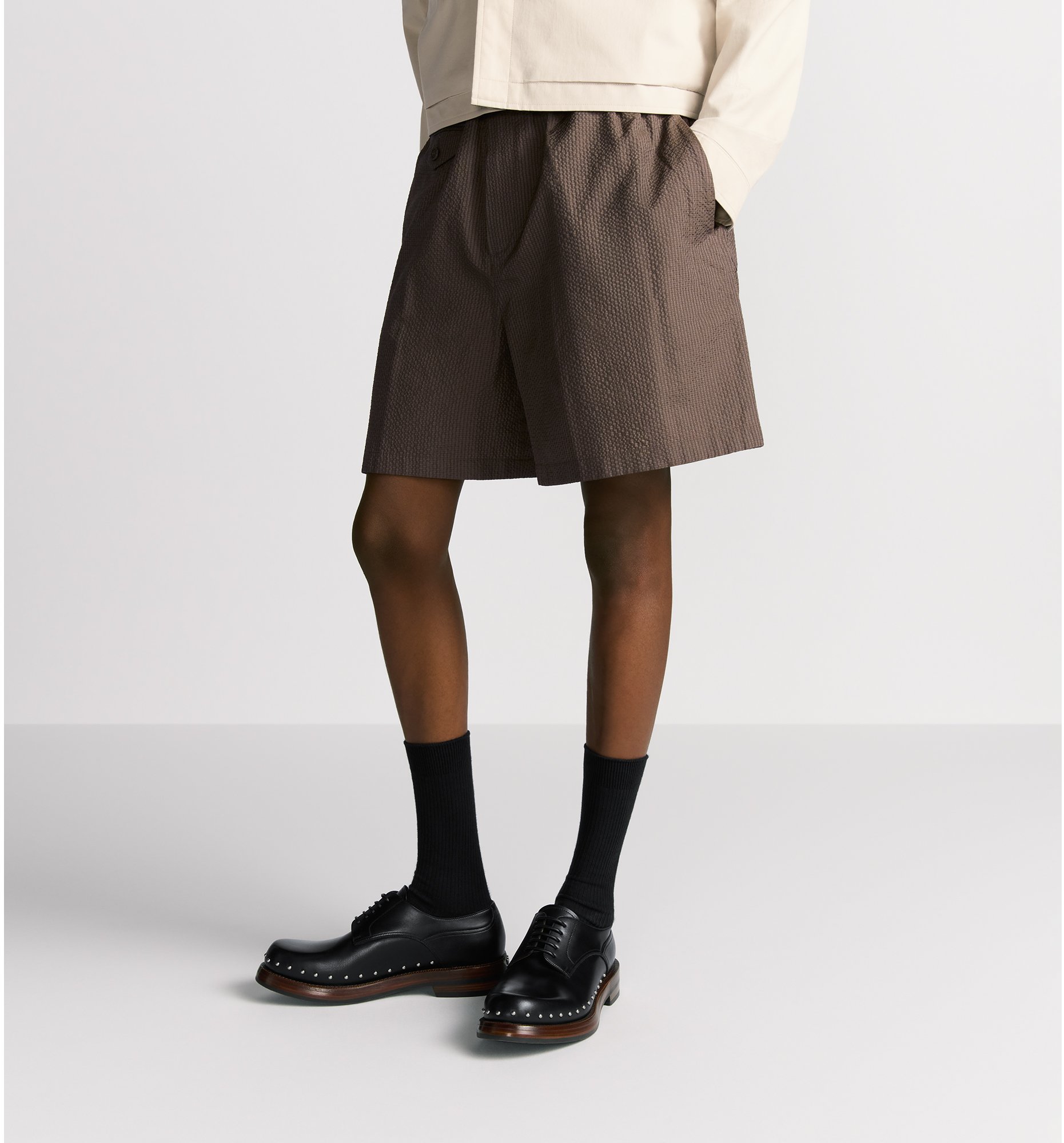 aria_look Bermuda Shorts with Elastic Waist Worn view