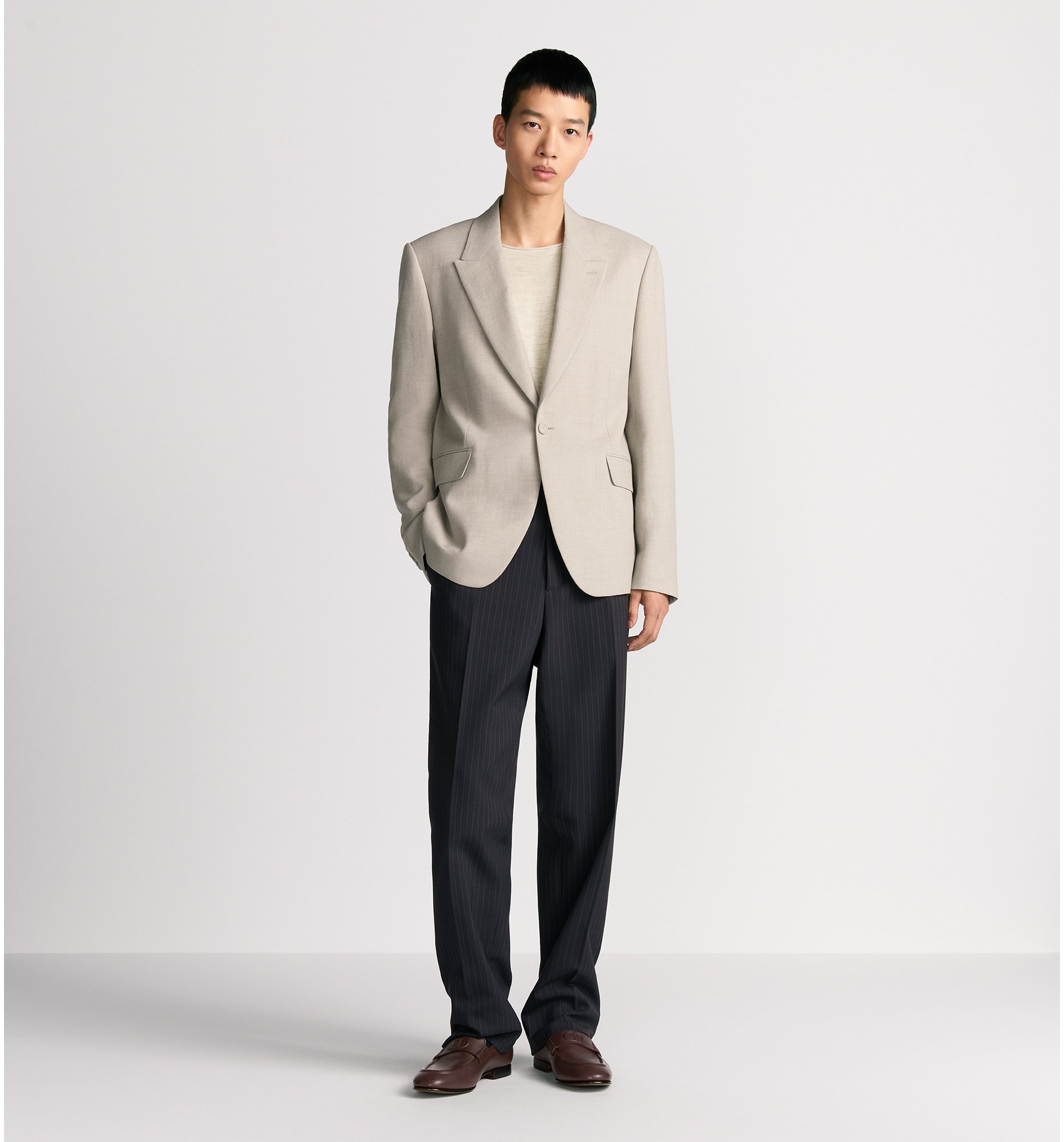 aria_look Jacket with Rounded Closure Profile view
