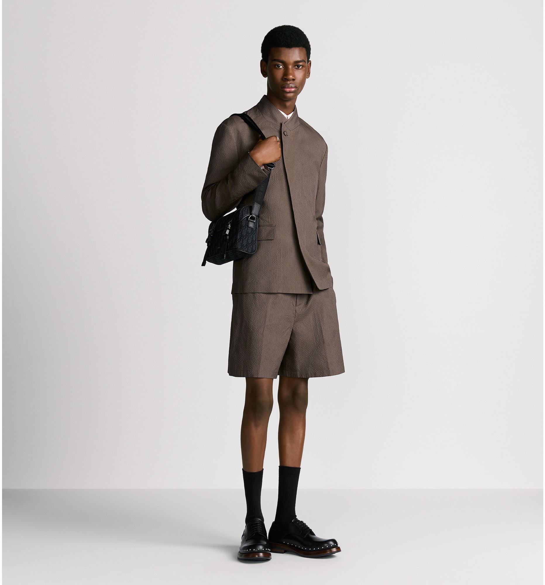 aria_look Jacket with Buttoned Collar Profile view