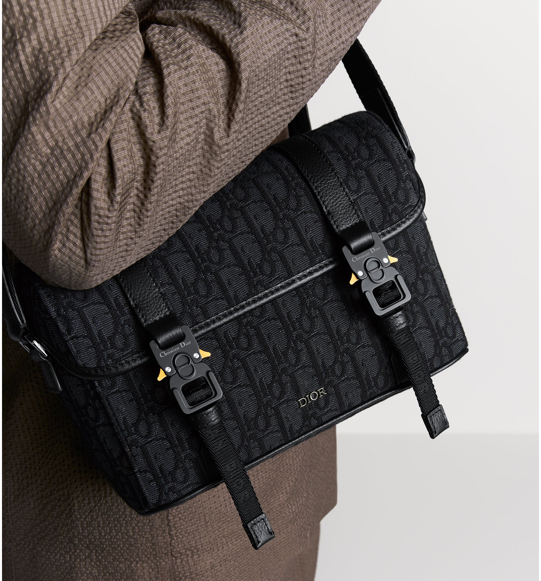 aria_look Dior Hit the Road Messenger Bag with Flap