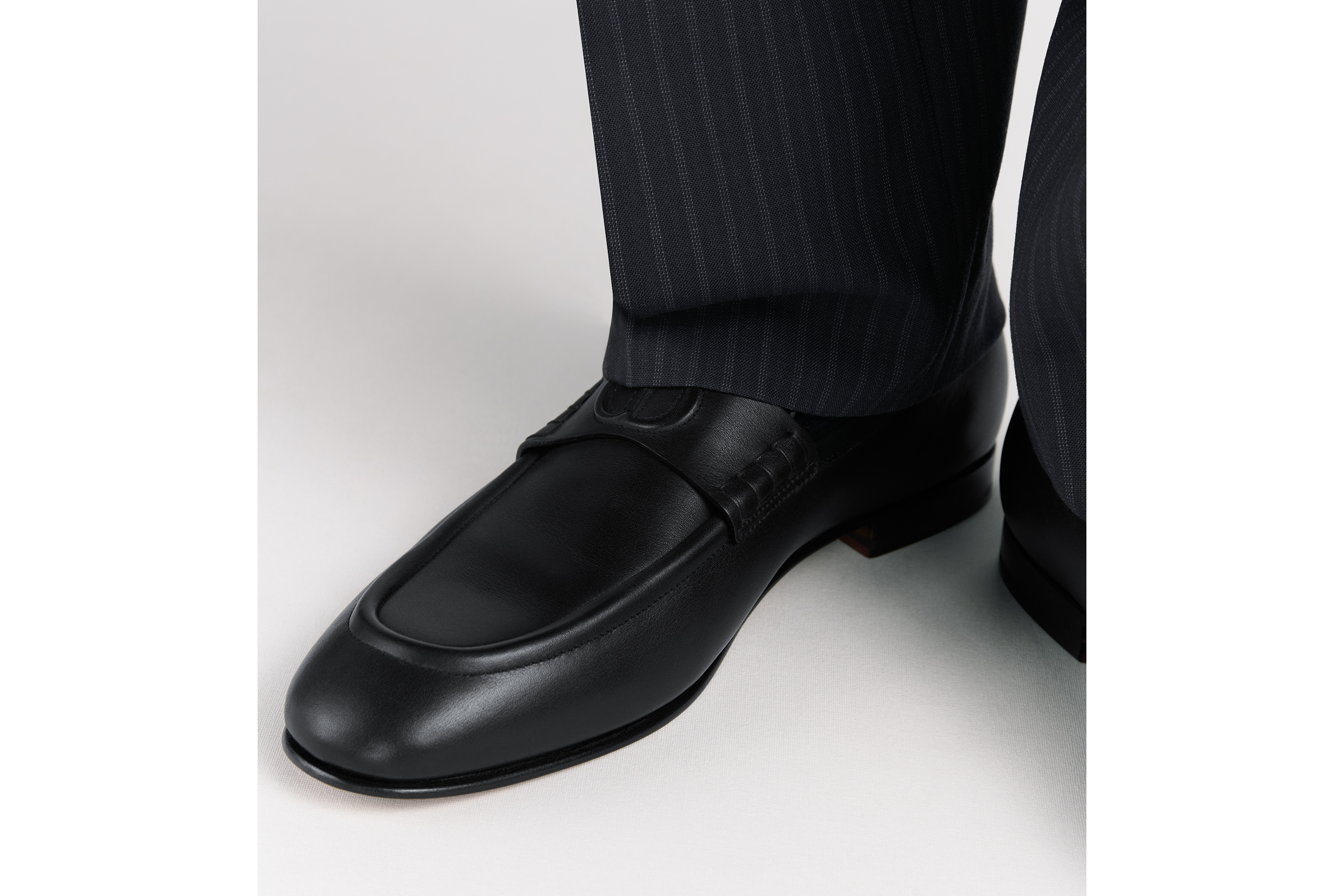 look_image_alt_prefix Dior Timeless Flex Loafer Glattes Kalbsleder in Schwarz E24