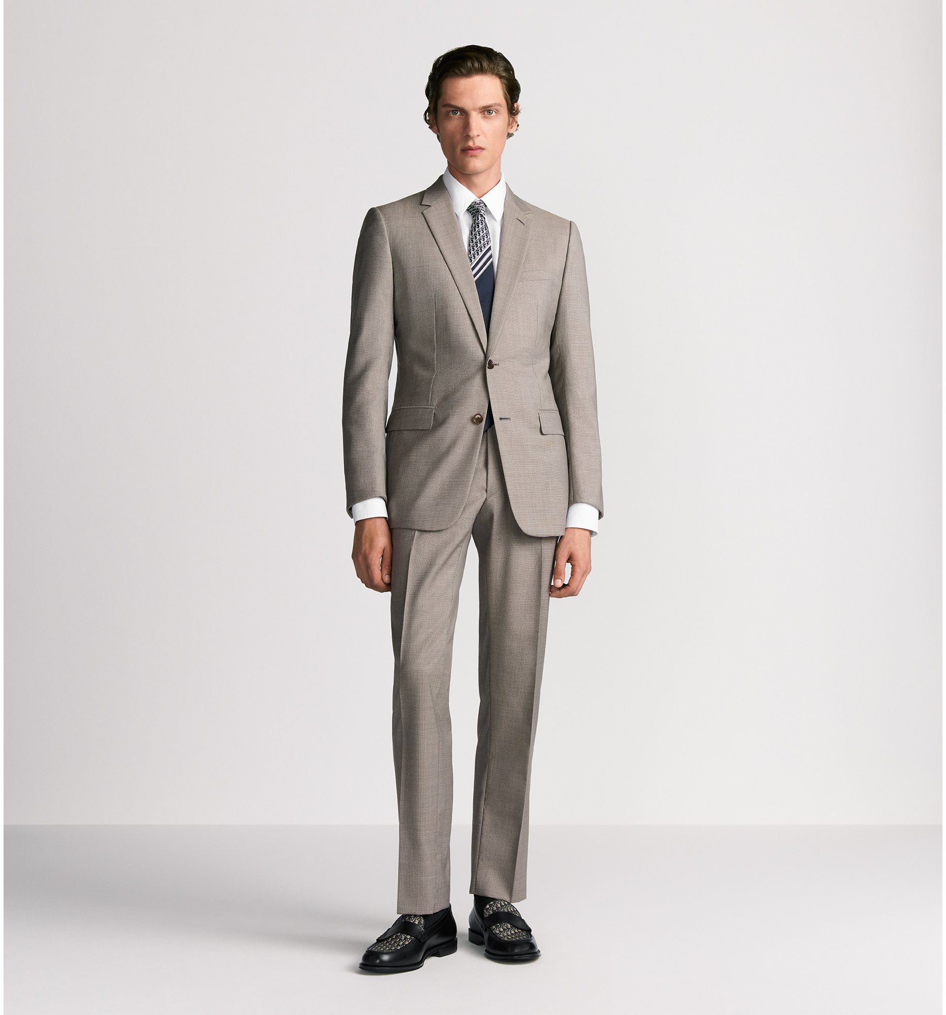 aria_look Costume classique Vue arrière