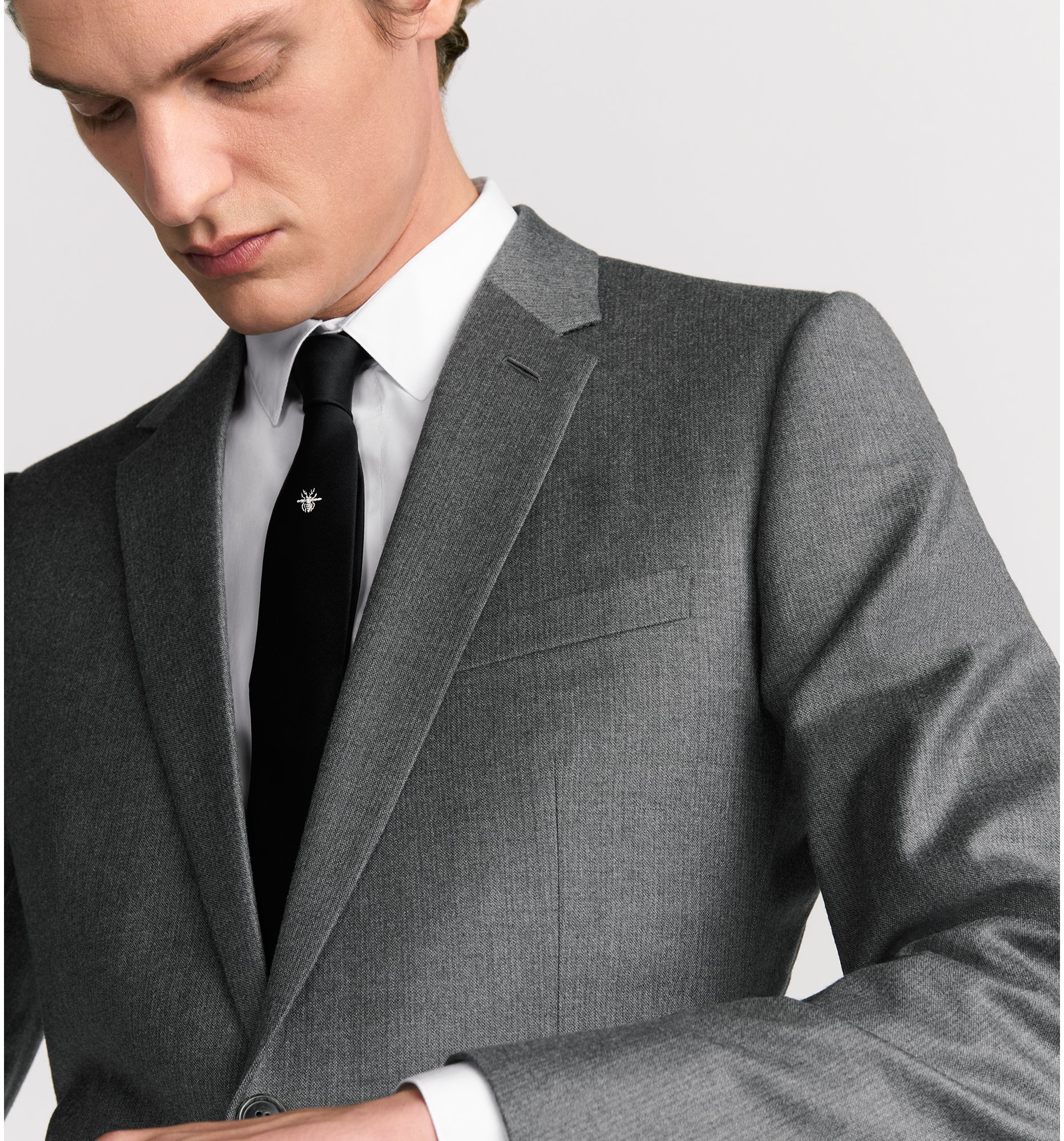 aria_look Classic Suit Three quarter opened view