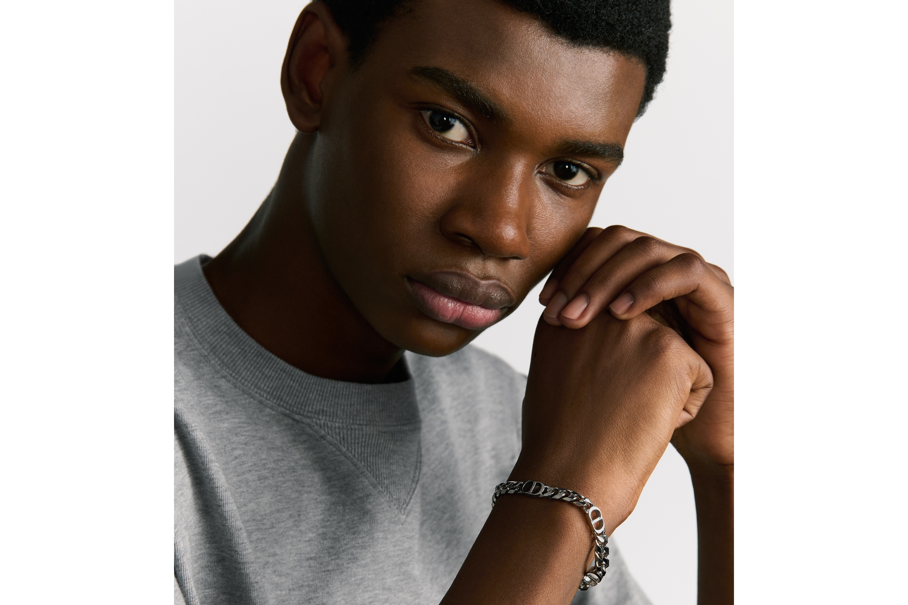 Look CD Icon Thin Chain Link Bracelet Silver-Finish Brass E39