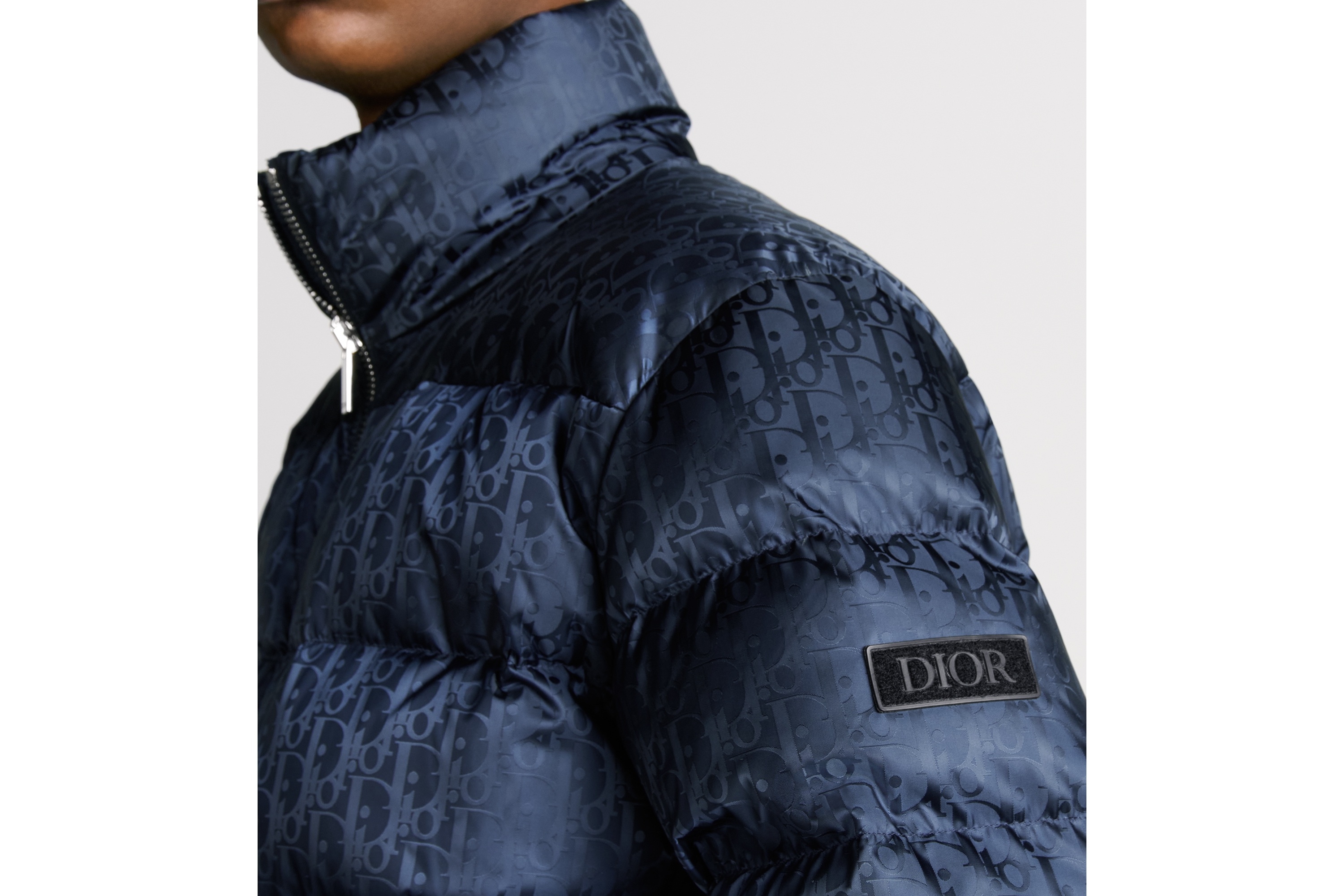 look_image_alt_prefix Donsjas met Dior Oblique-motief Marineblauwe technische jacquard E04
