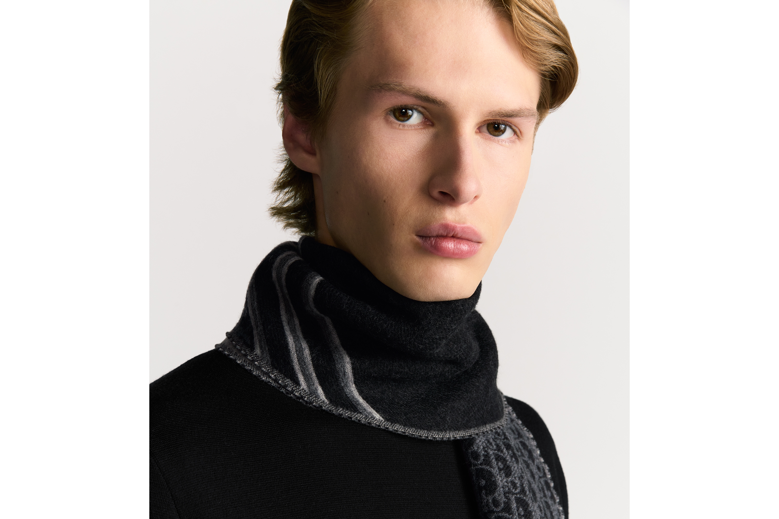 Look Dior Oblique Scarf Black and Gray Wool E33