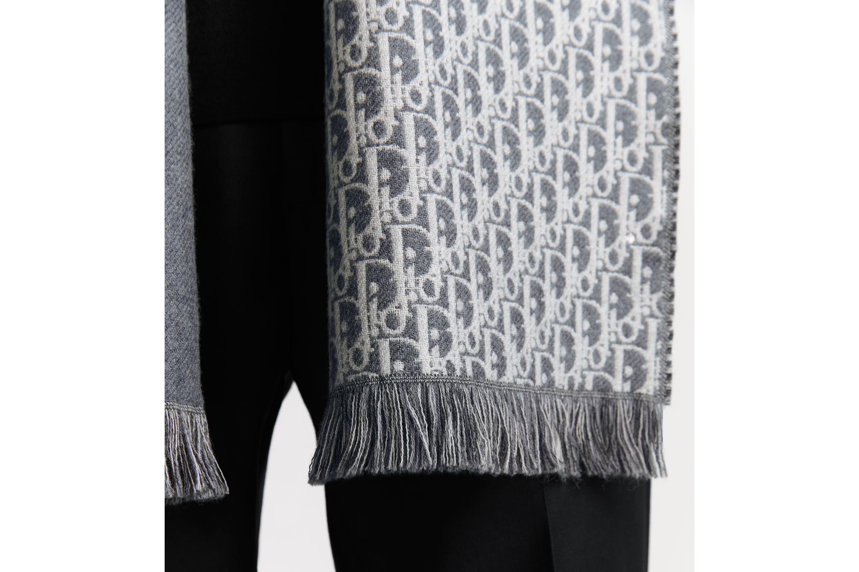 Look Dior Oblique Scarf Gray and White Wool E34