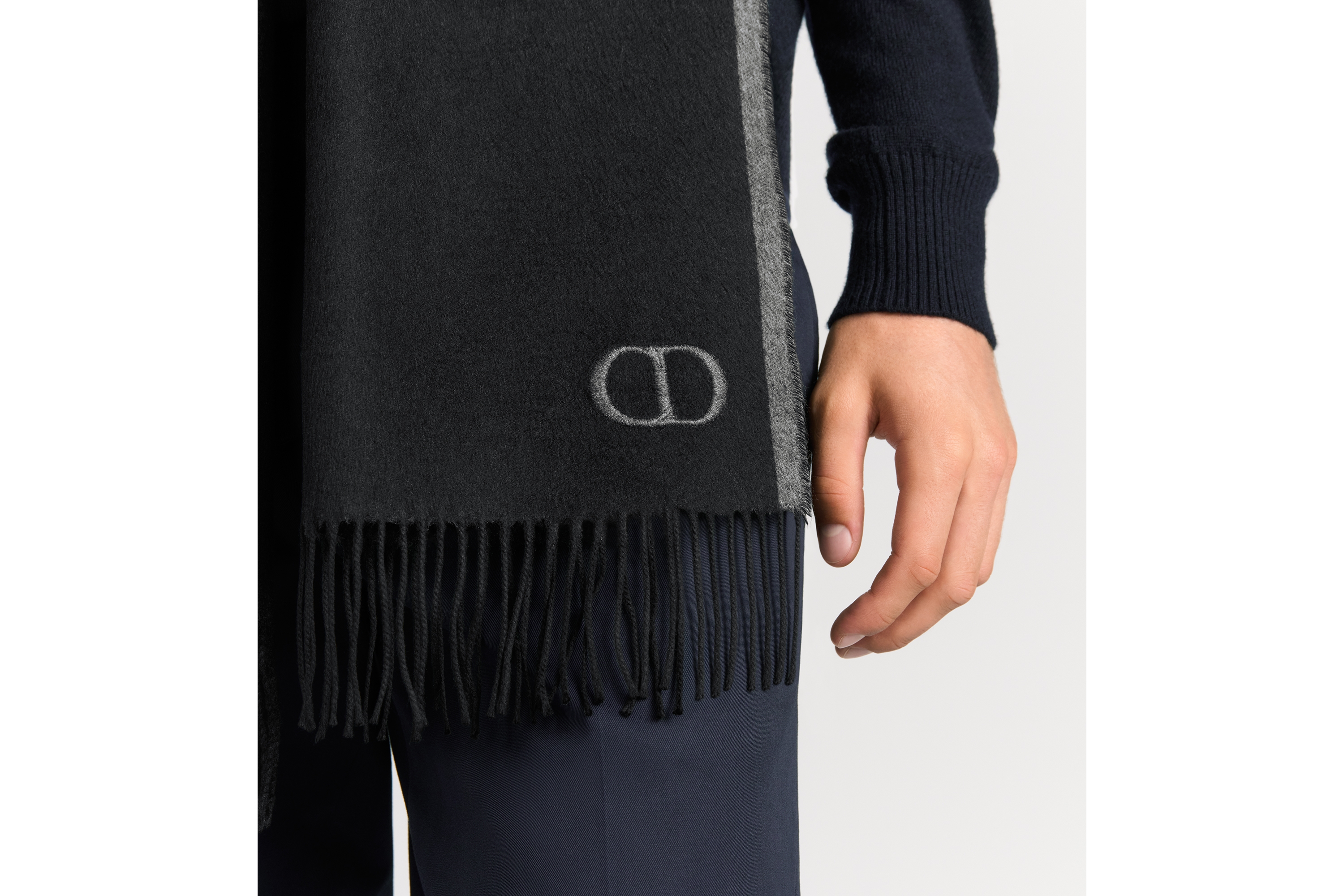 Look Double-Sided CD Icon Scarf Black and Gray Silk E34