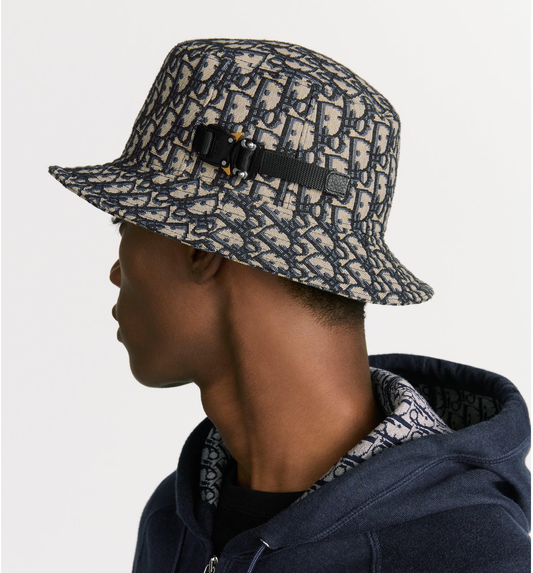 aria_look Dior Oblique 漁夫帽