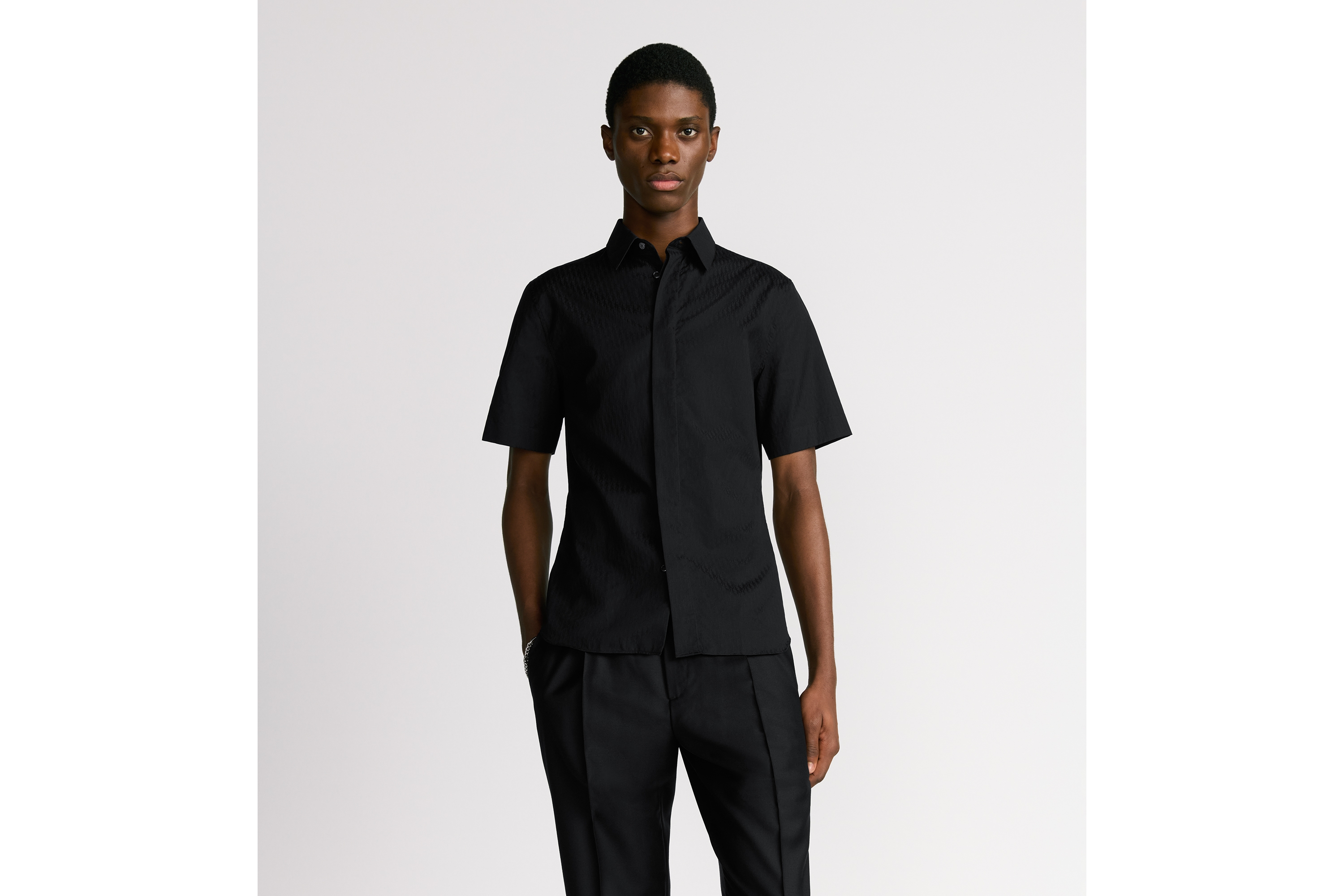 Look Chemise Dior Oblique à manches courtes Jacquard de coton noir E07