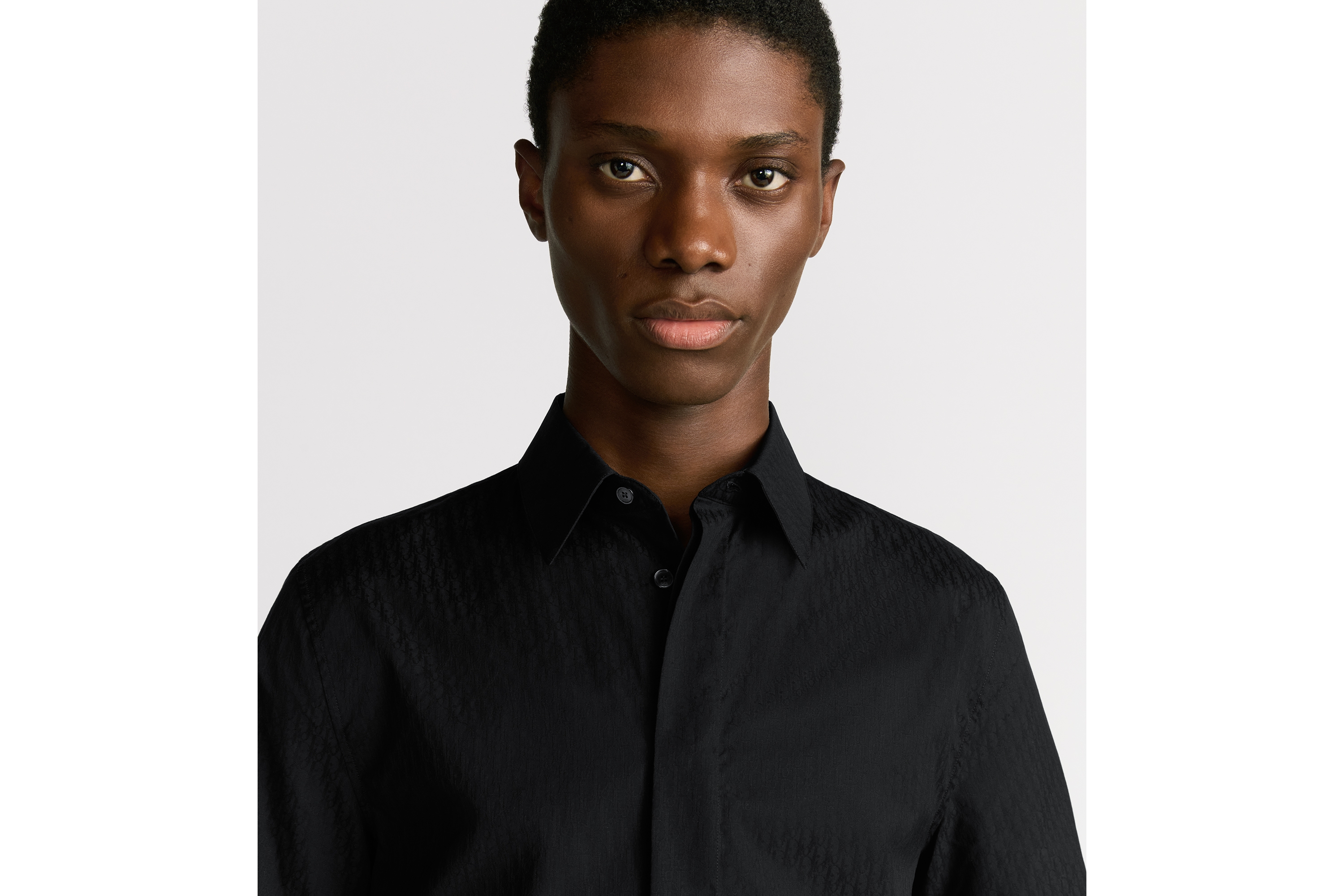 Look Chemise Dior Oblique à manches courtes Jacquard de coton noir E10