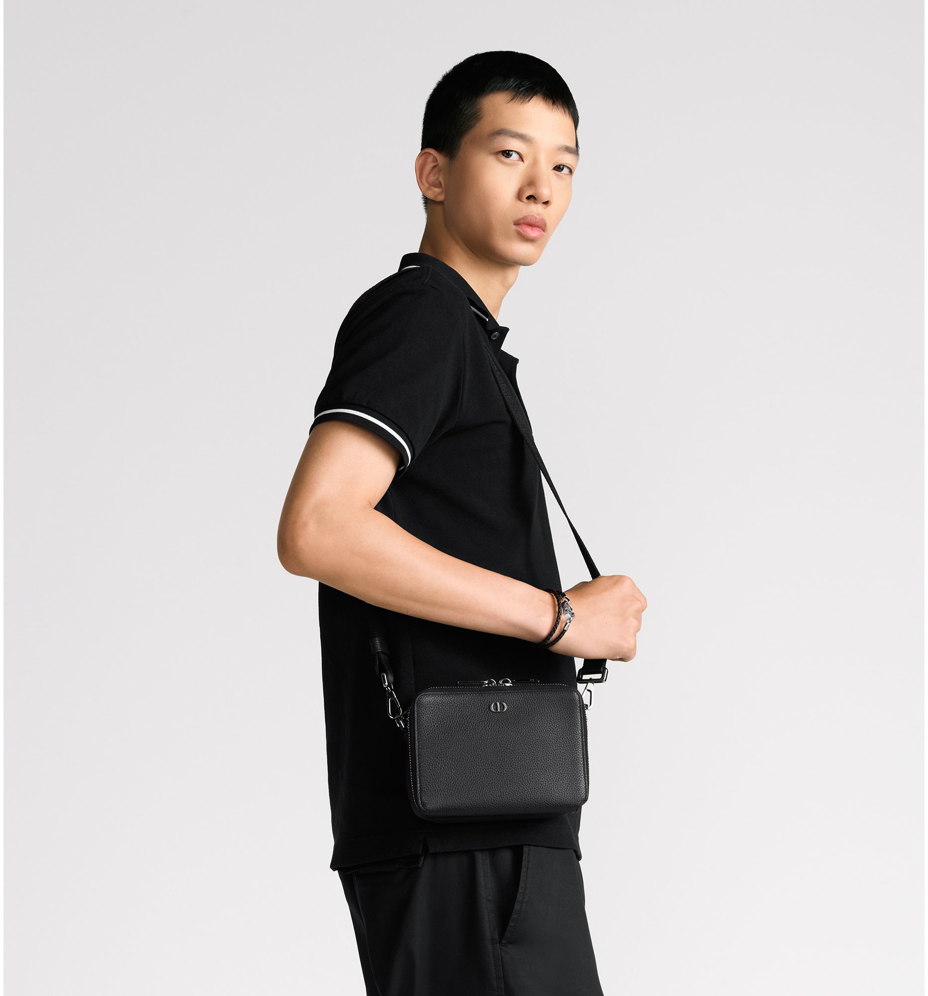 디올 스트랩이 달린 CD 아이콘 지퍼 파우치 2ESBC119CDI_H00N