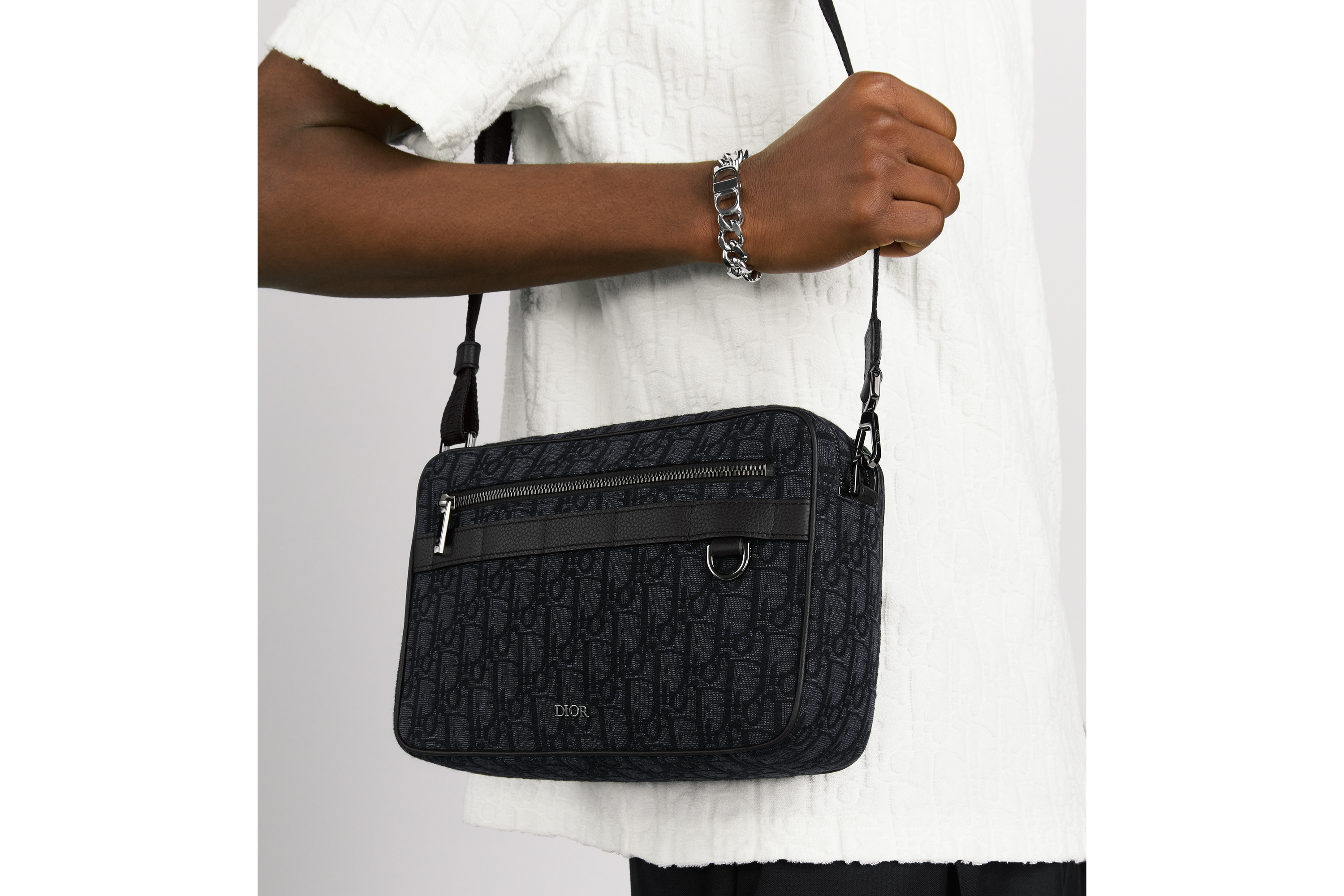 look_image_alt_prefix Safari 包款附背帶 黑色 Dior Oblique 緹花 E20