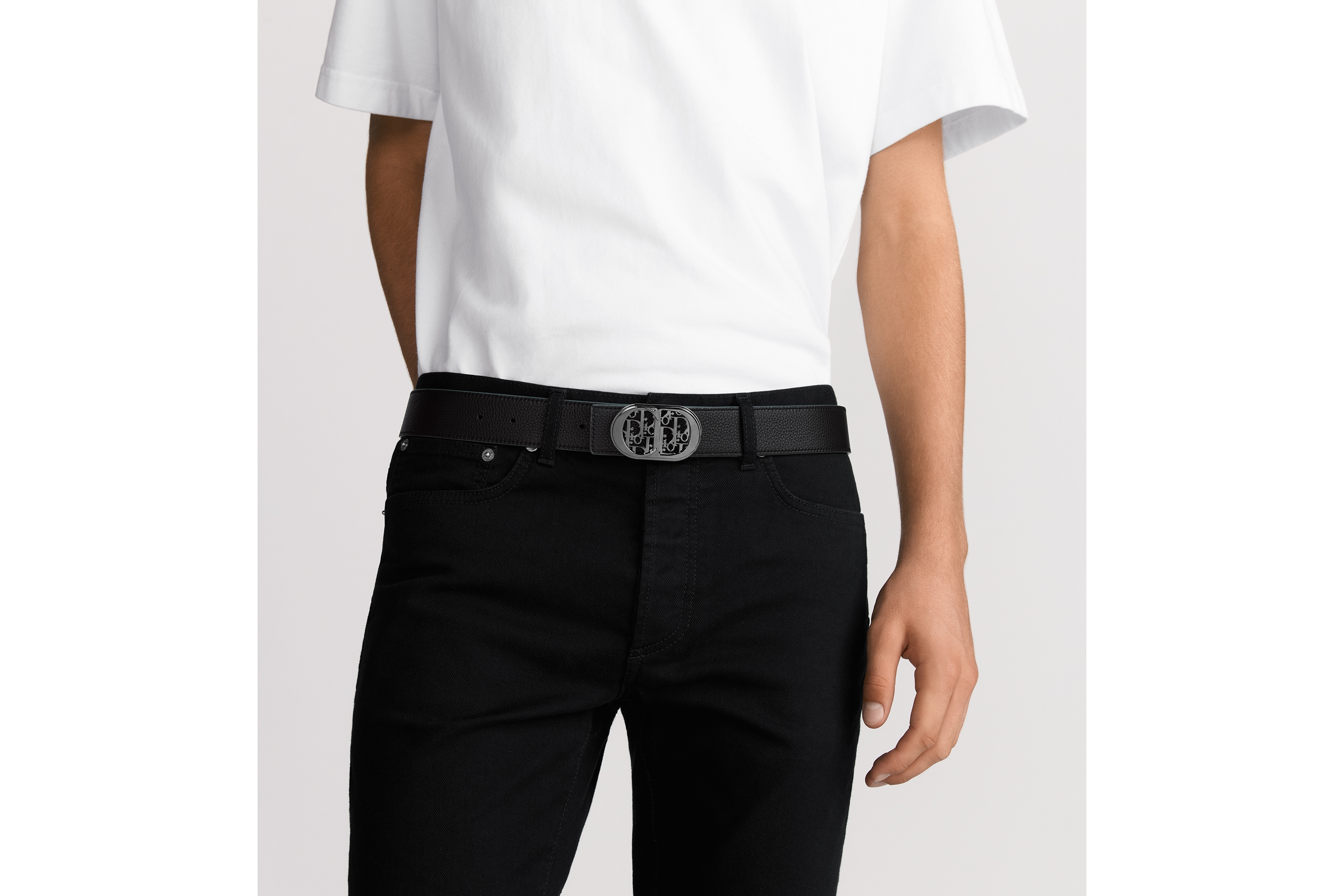 Look CD Icon Dior Oblique Cosmo Belt Buckle Ruthenium-Finish Brass, 35 MM E45