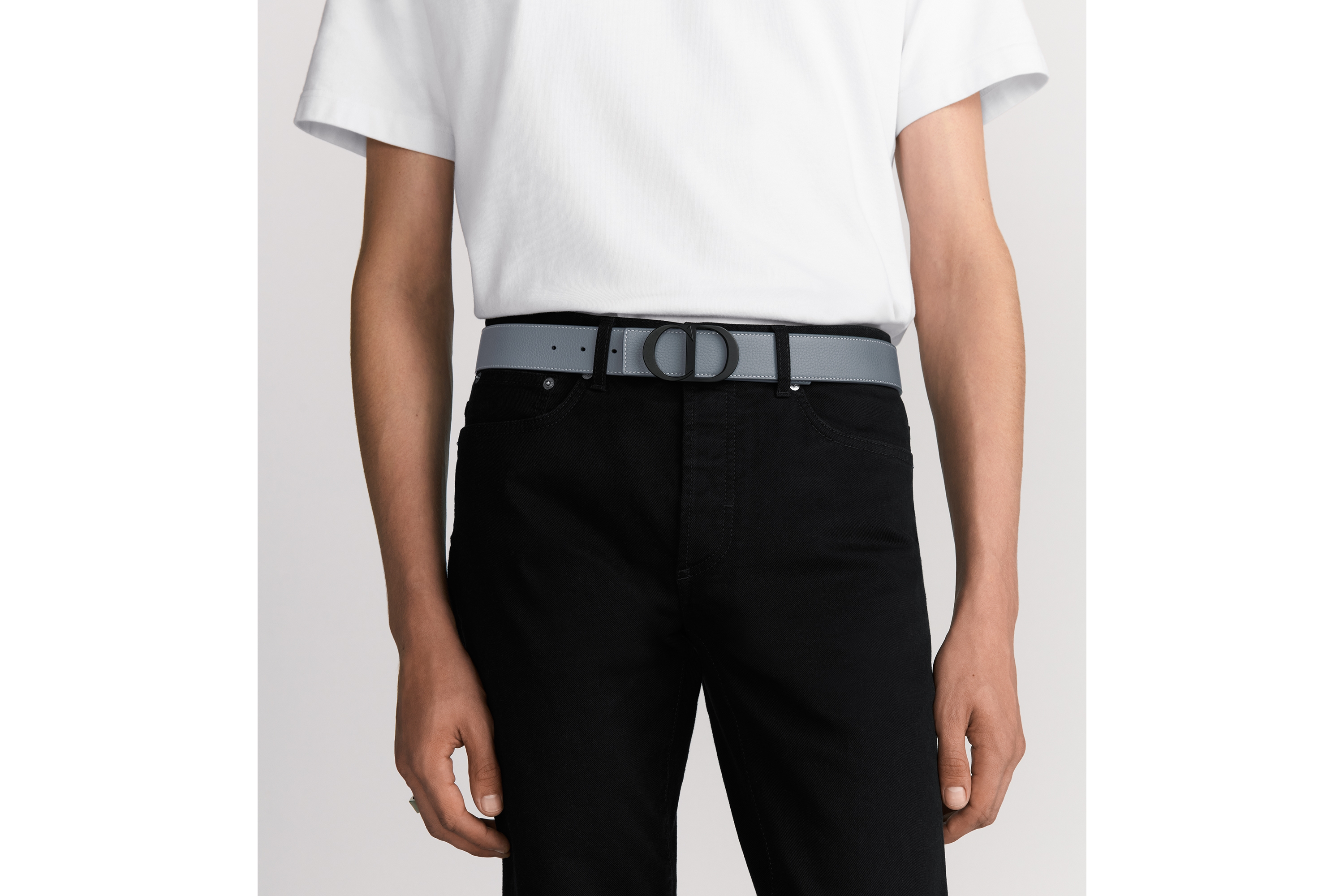 look_image_alt_prefix CD Icon Gürtelschnalle Messing mit mattem Lack-Finish in Schwarz, 35 mm E45