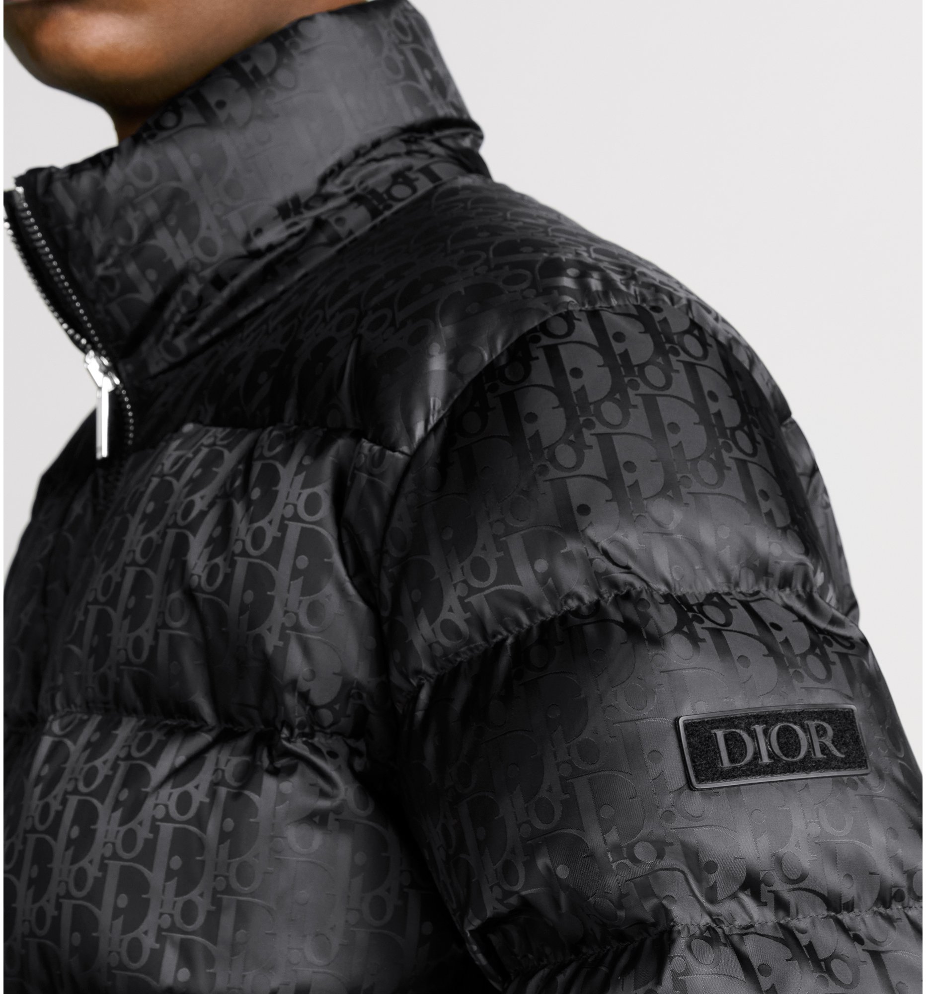 aria_look Dior Oblique Puffer Jacket Three quarter opened view