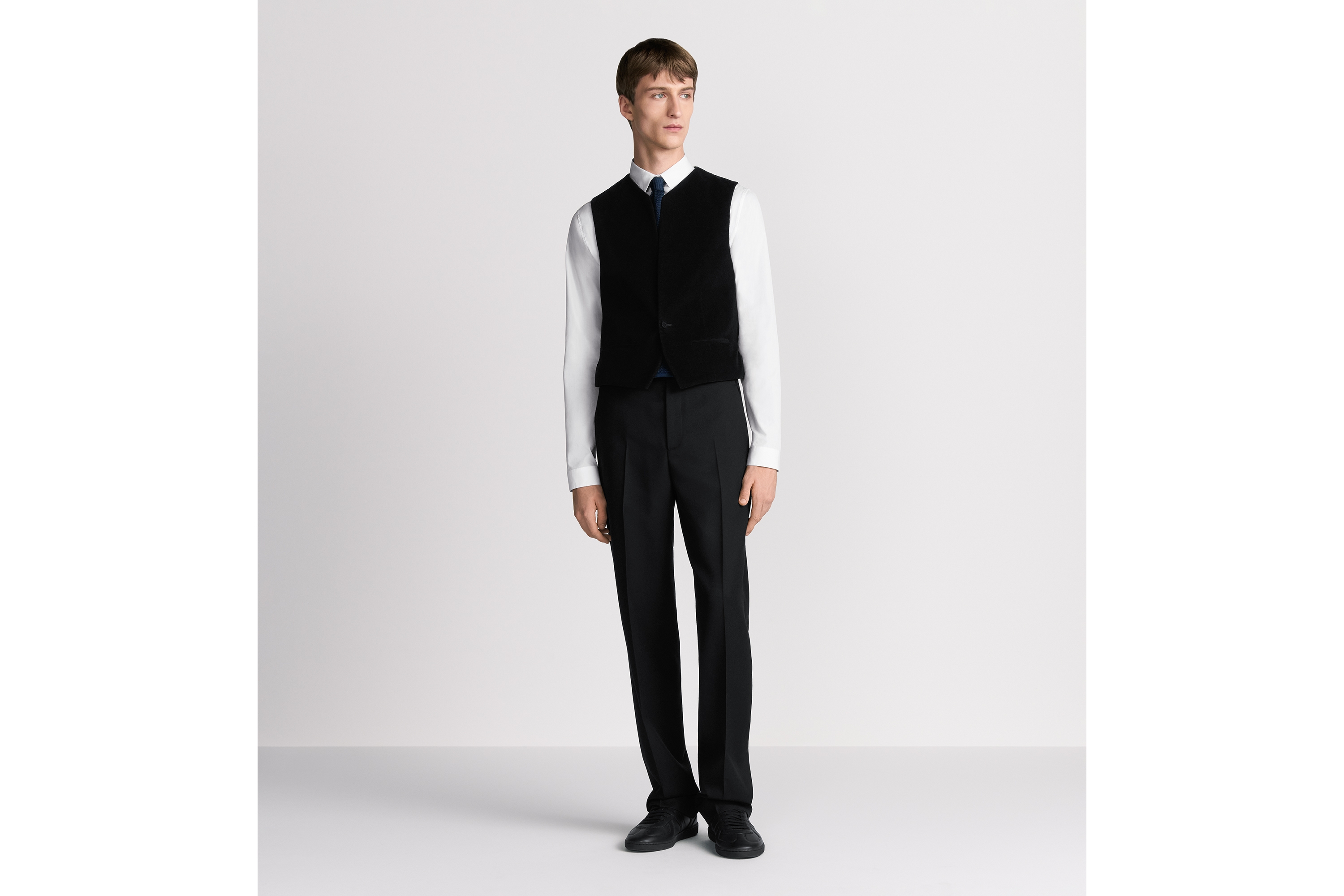 look_image_alt_prefix Hose mit Corddetails Whipcord aus Wolle in Schwarz E08