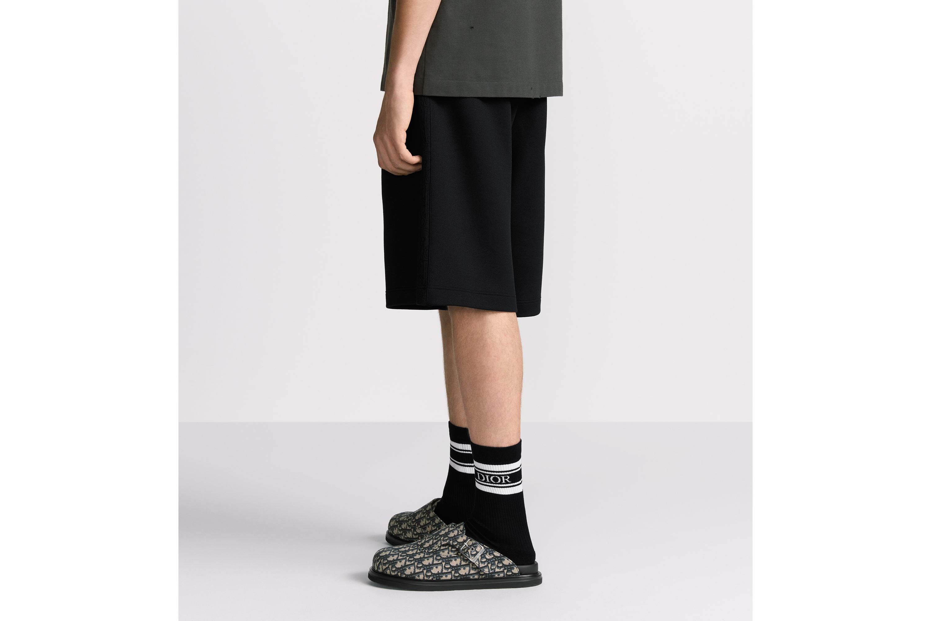 look_image_alt_prefix Dior Oblique Bermudashorts Jersey aus Baumwollmischung in Schwarz E15