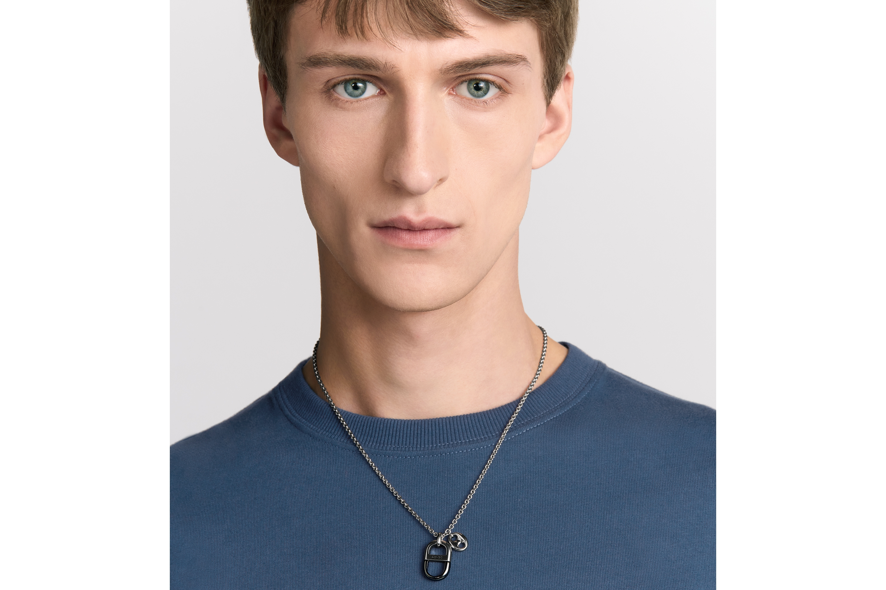 Look Dior 8 Pendant Necklace Silver- and Ruthenium-Finish Brass E39