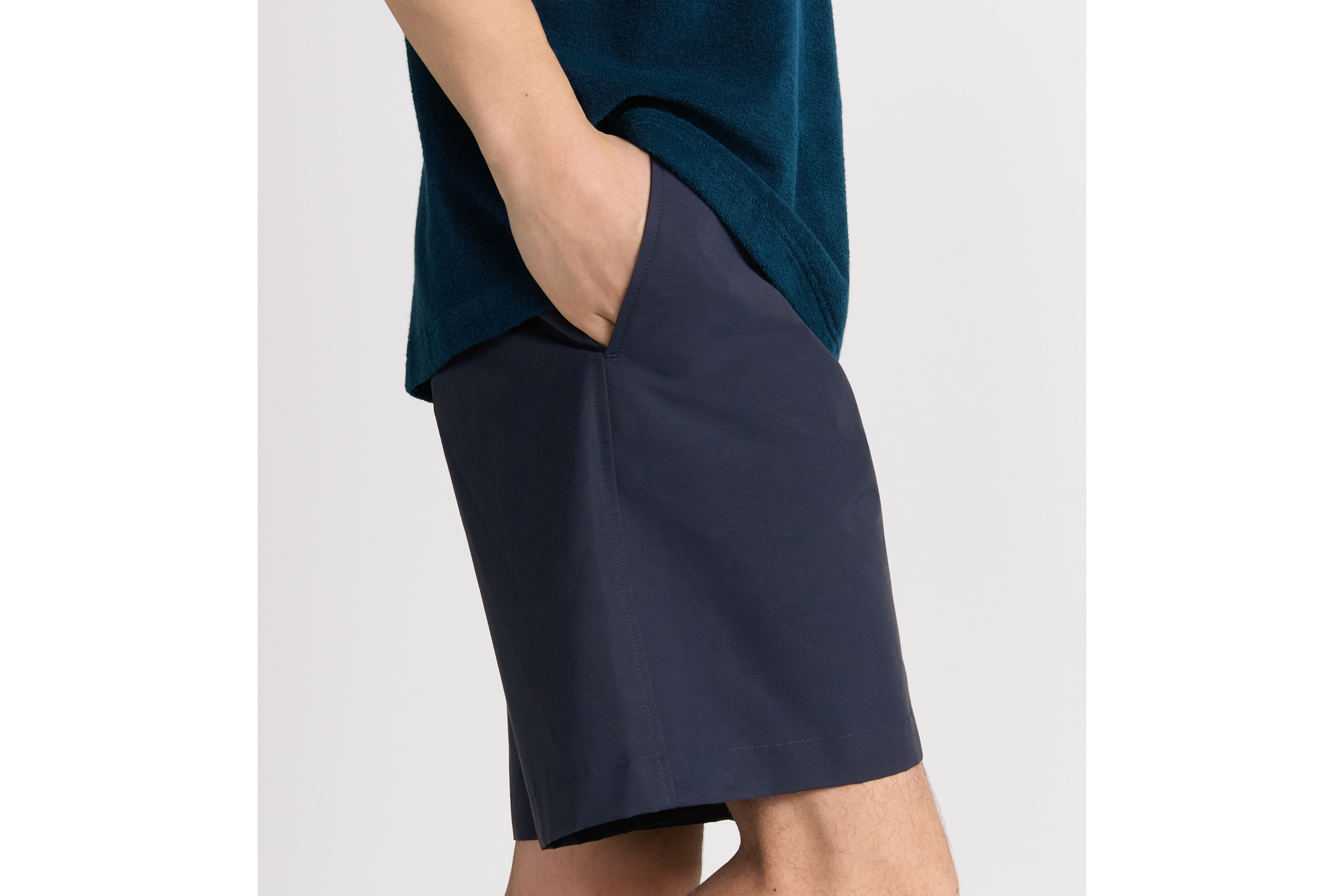 look_image_alt_prefix Short cargo com bolso Saddle Otomano com mescla de algodão azul-marinho E13