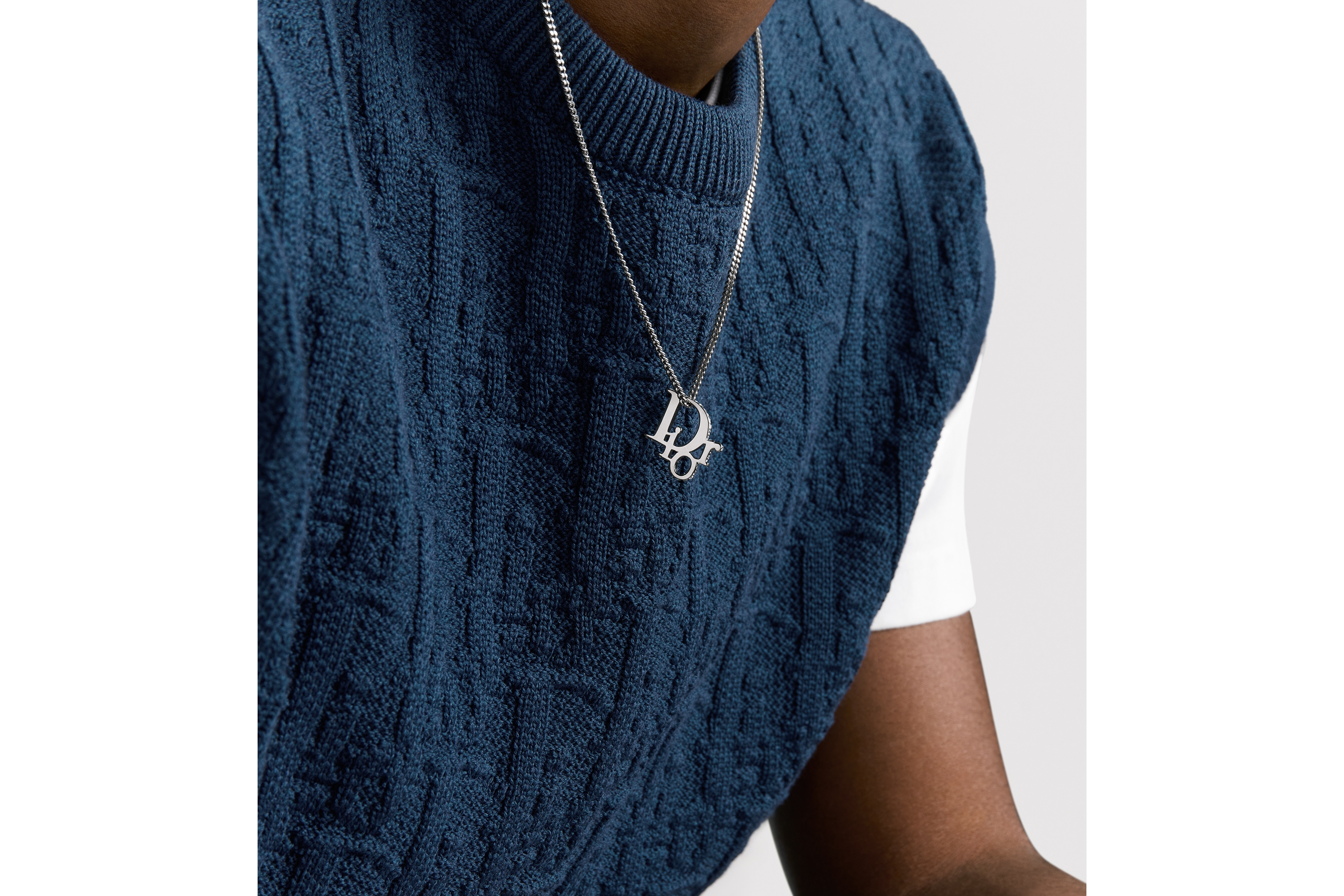 look_image_alt_prefix Halskette mit Dior Oblique Anhänger Messing mit Silber-Finish und Kristalle in Weiß E40