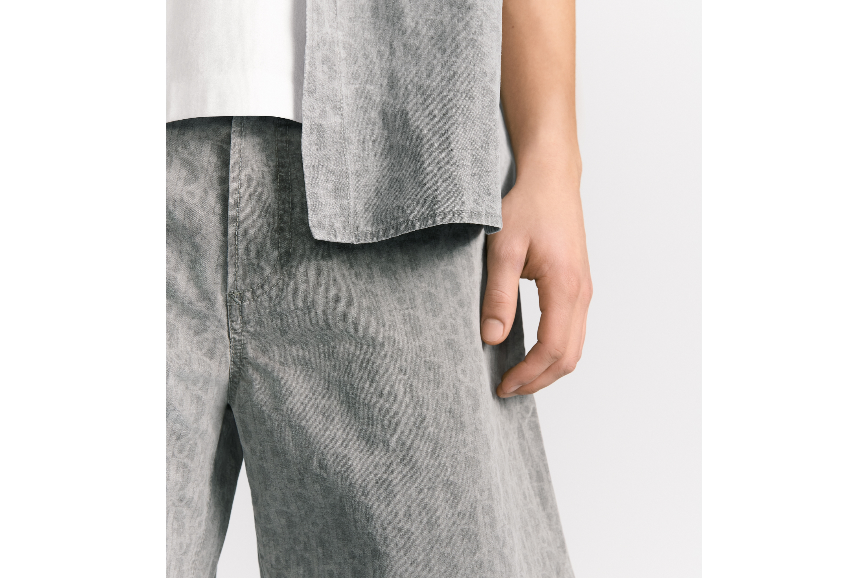 look_image_alt_prefix Dior Oblique 버뮤다 쇼츠 그레이 코튼 데님 E16