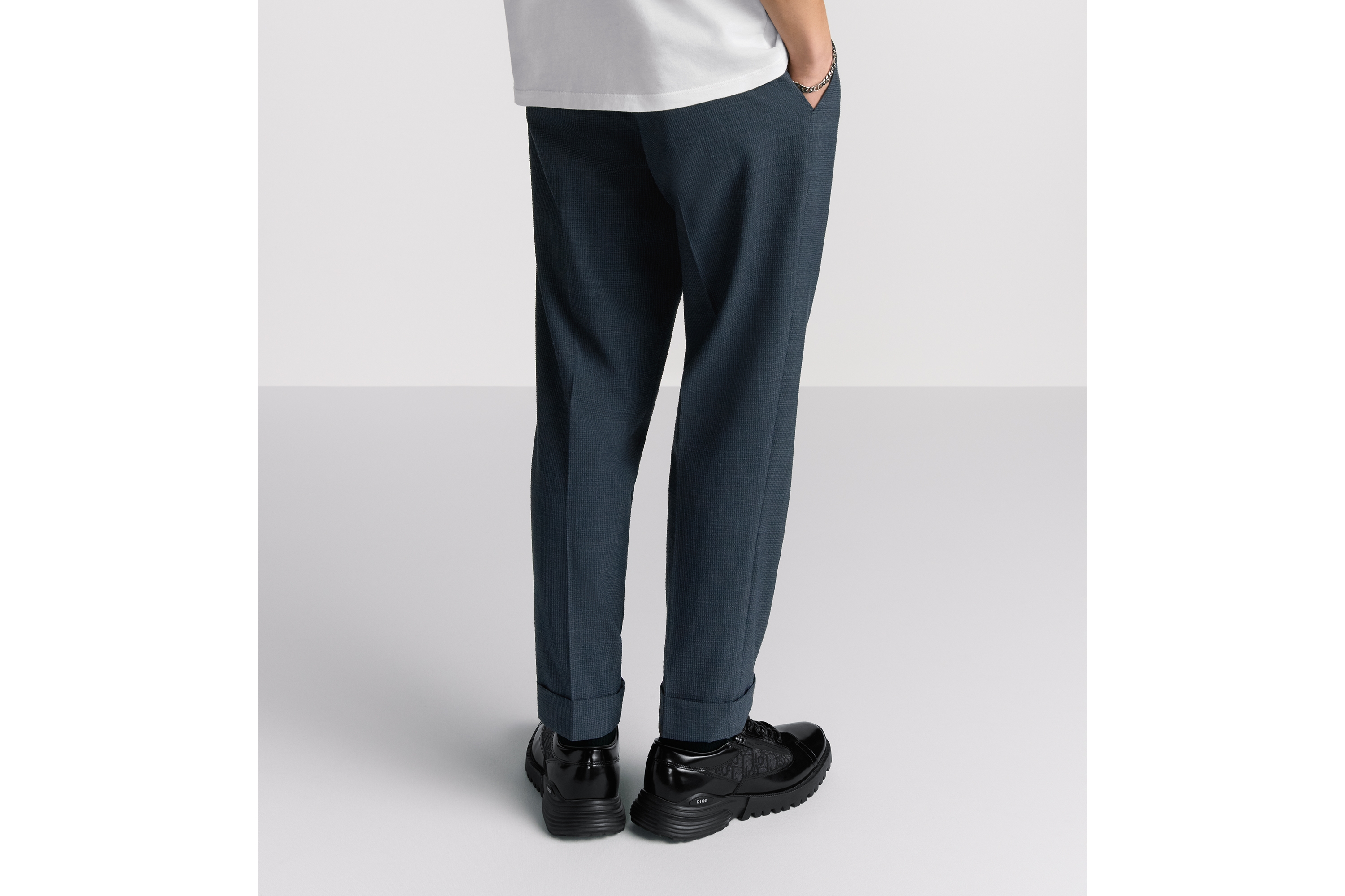 Look Tailored and Cuffed Chinos Blue Checkered Virgin Wool-Blend Seersucker E15