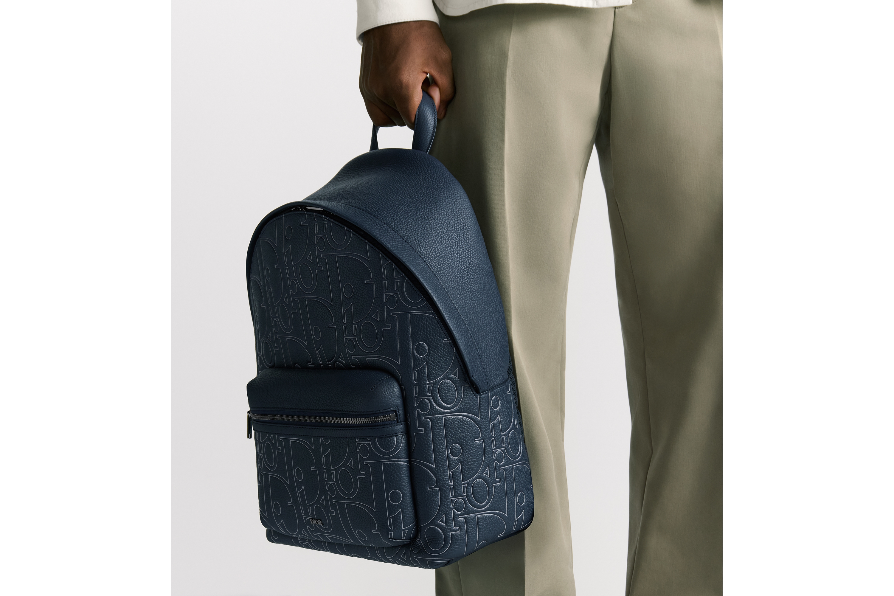 look_image_alt_prefix Mochila Rider 2.0 com zíper Couro Dior Gravity Outline azul-marinho e couro de vitelo granulado azul-marinho E20