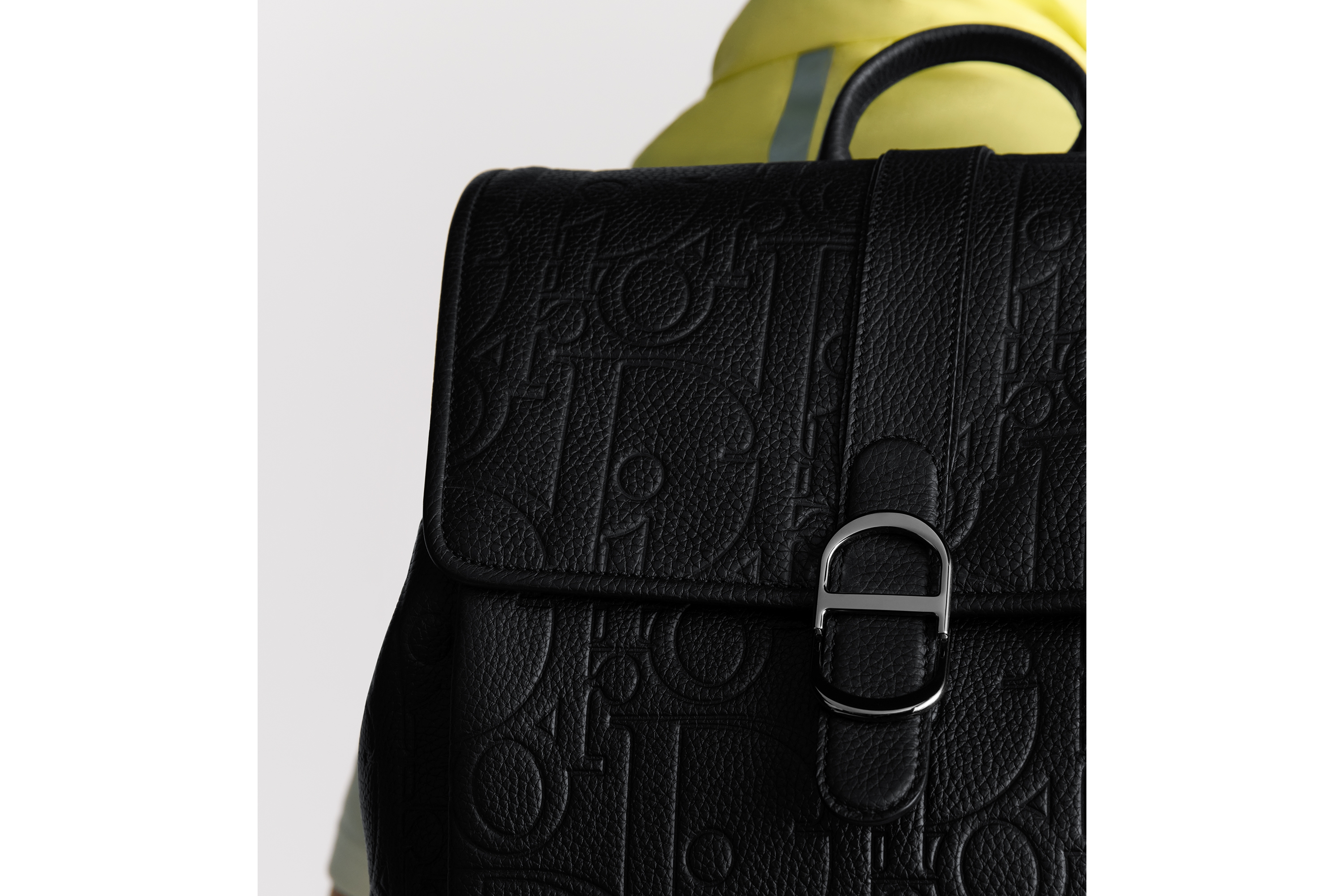 Sac à dos à rabat Dior Daily Cuir Dior Gravity noir et cuir de veau grainé noir E20