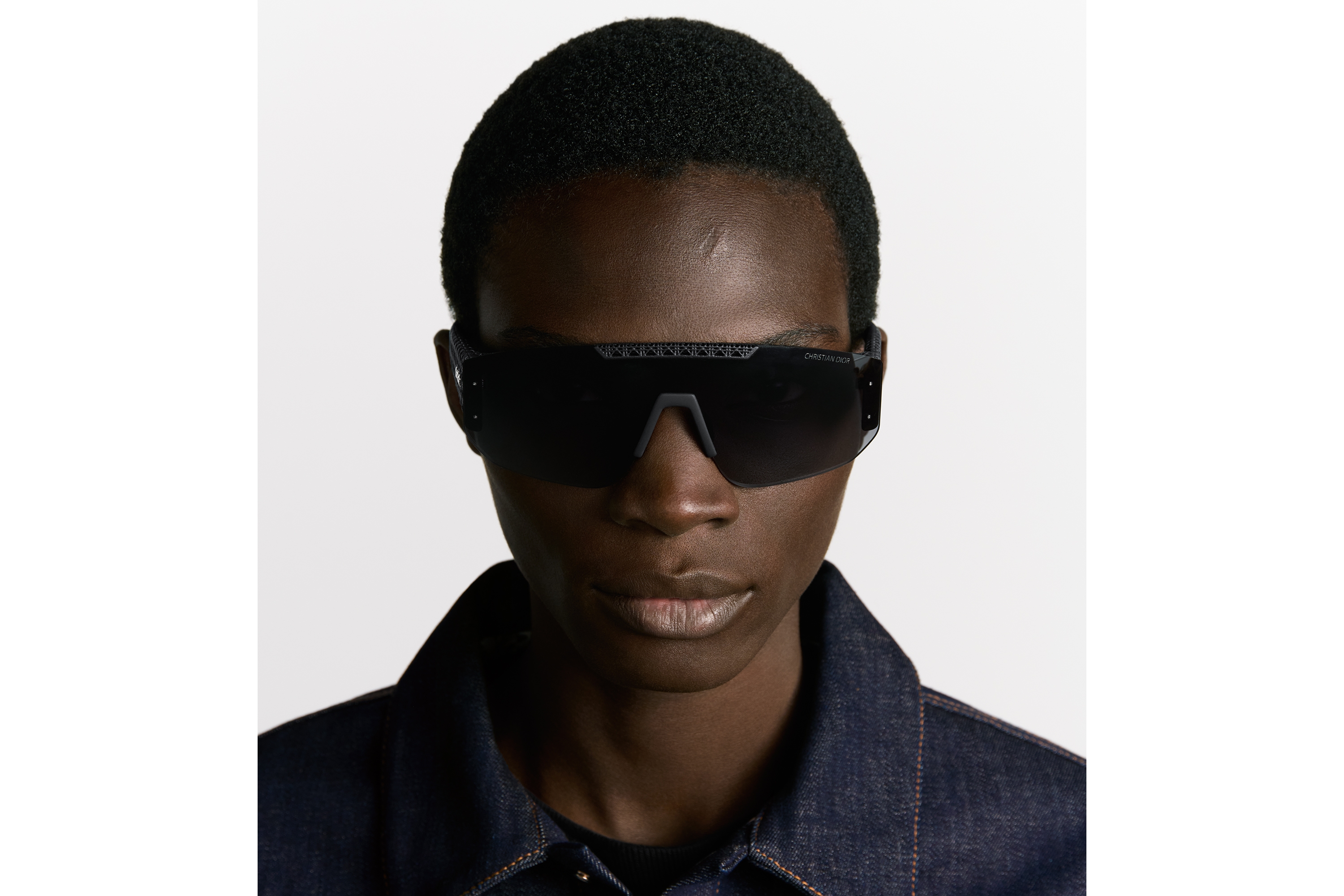 Dior3D M2U แว่นกันแดดทรงหน้ากากสีดํา E29