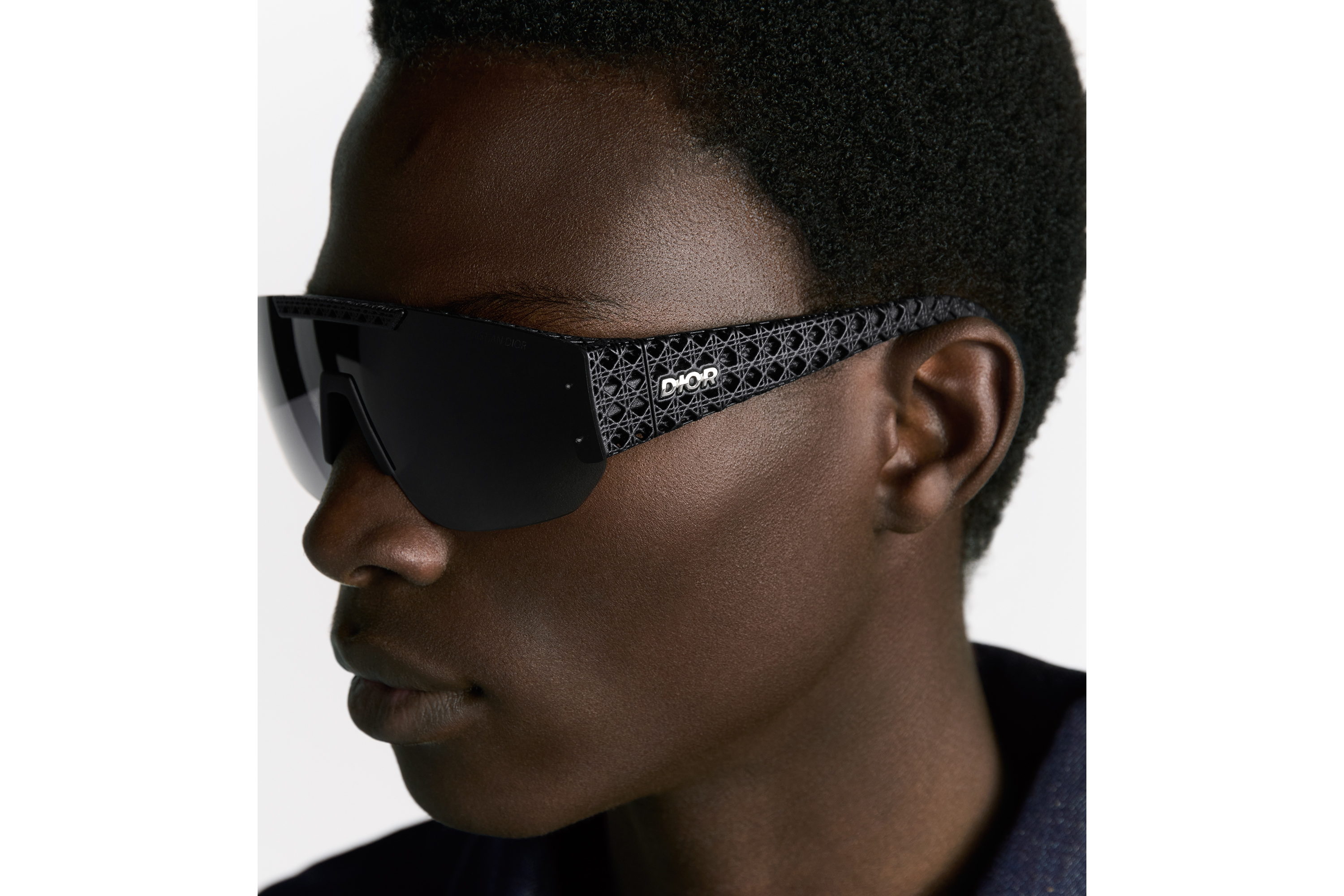 Dior3D M2U แว่นกันแดดทรงหน้ากากสีดํา E30