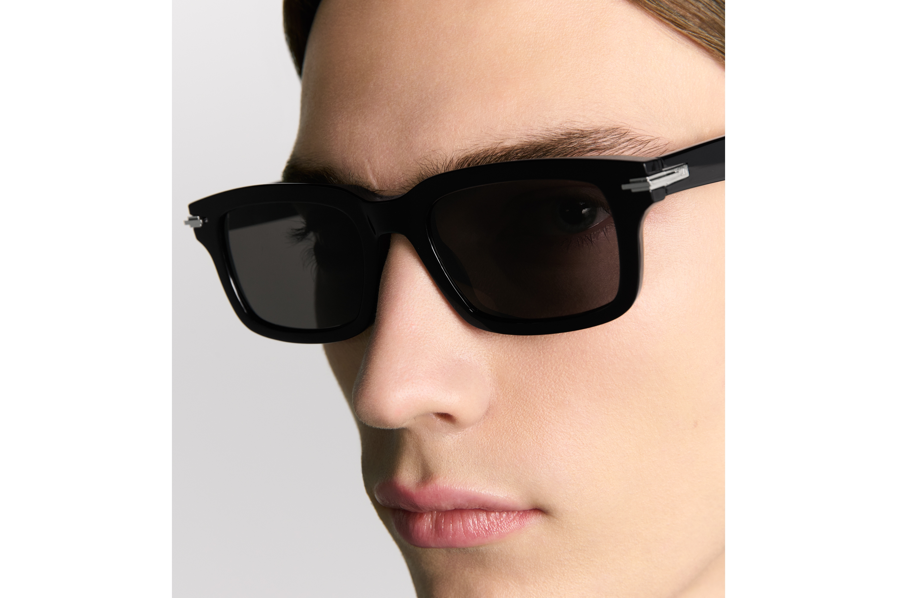 Look DiorBlackSuit S16I Black Rectangular Sunglasses E30