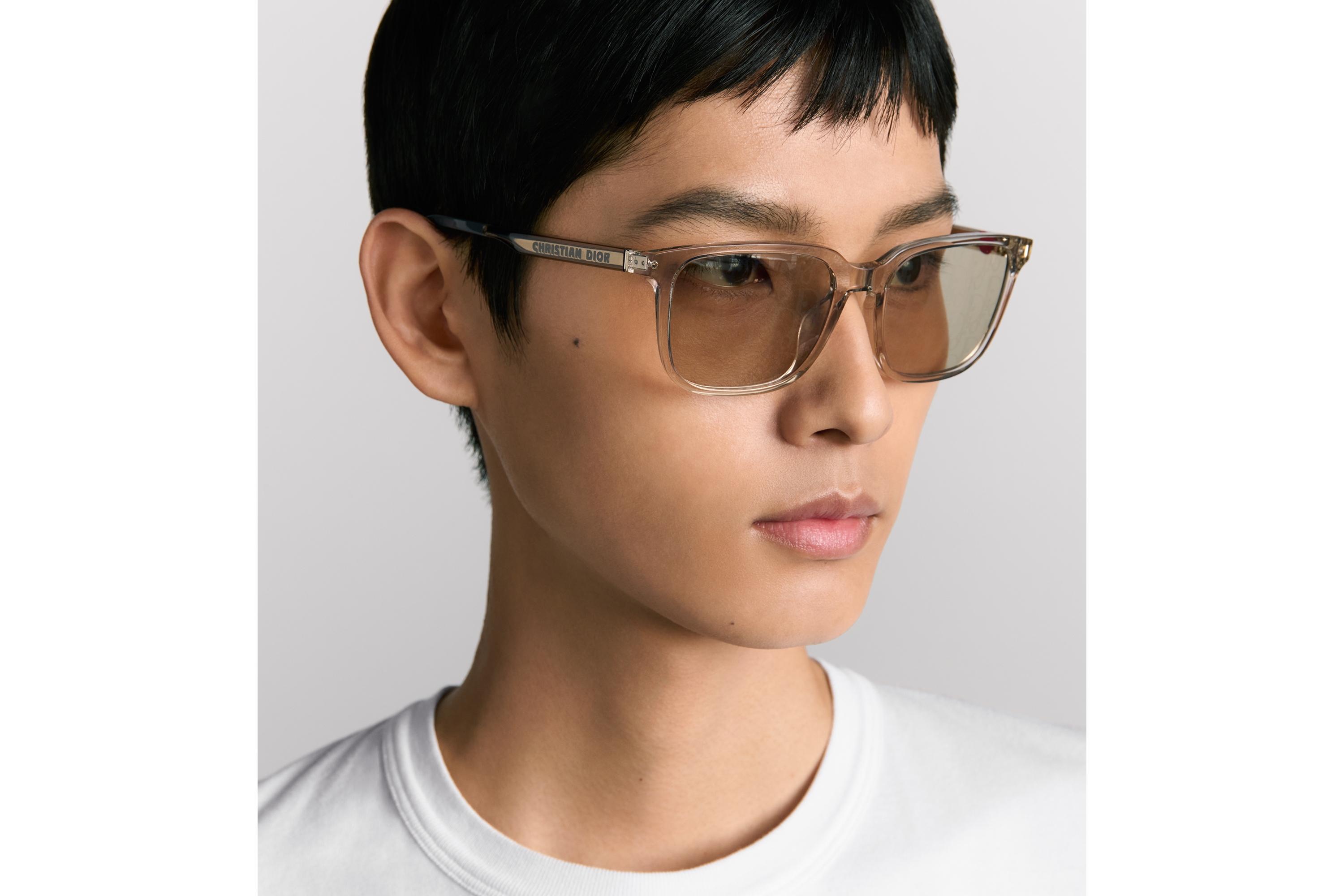 DiorTag SU แว่นตากันแดดทรงสี่เหลี่ยมผืนผ้าสีเบจใส E29