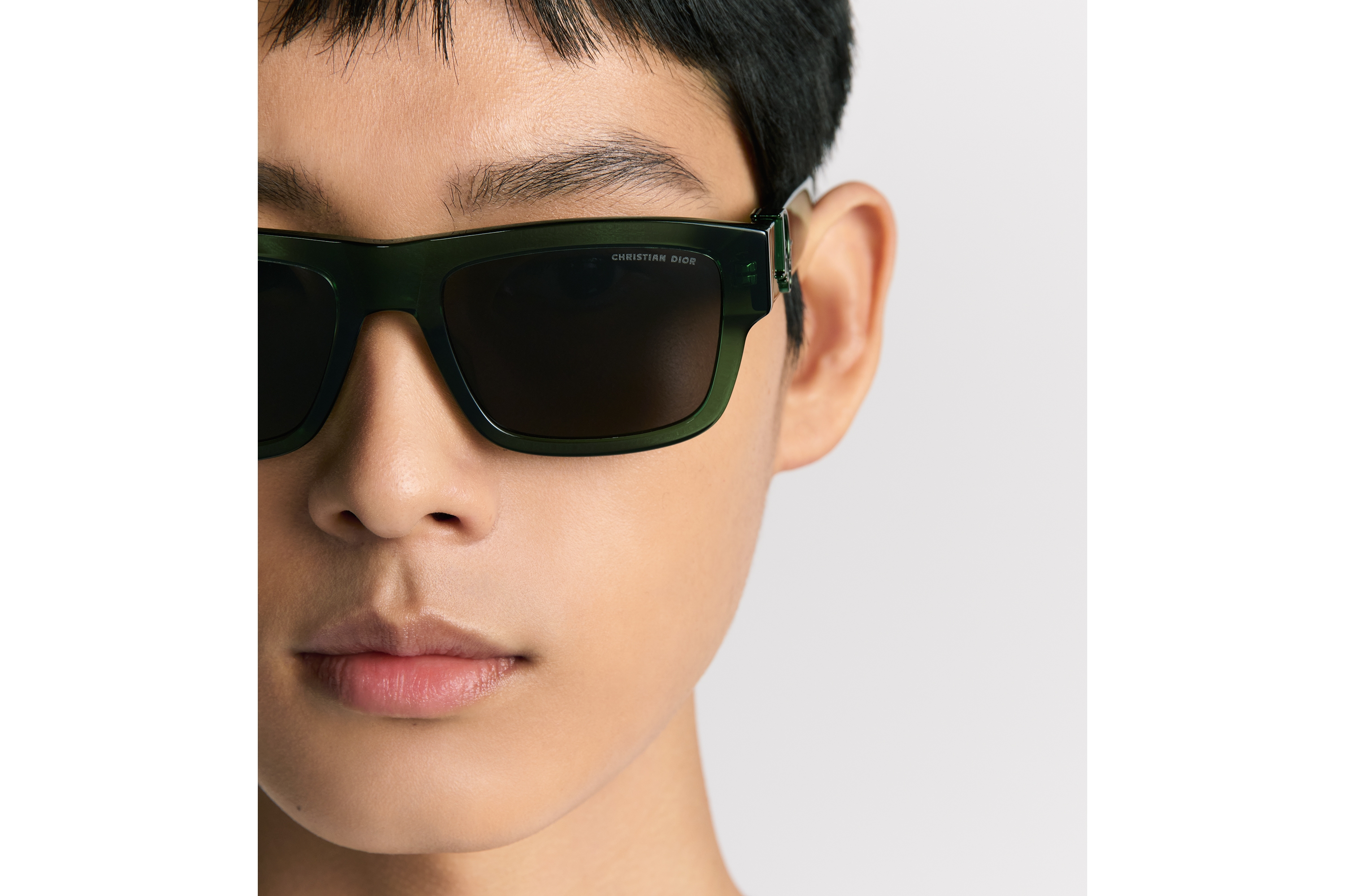 Dior Oblique S3F แว่นตากันแดดทรงสี่เหลี่ยมผืนผ้าสีฟอเรสต์กรีนใส E30