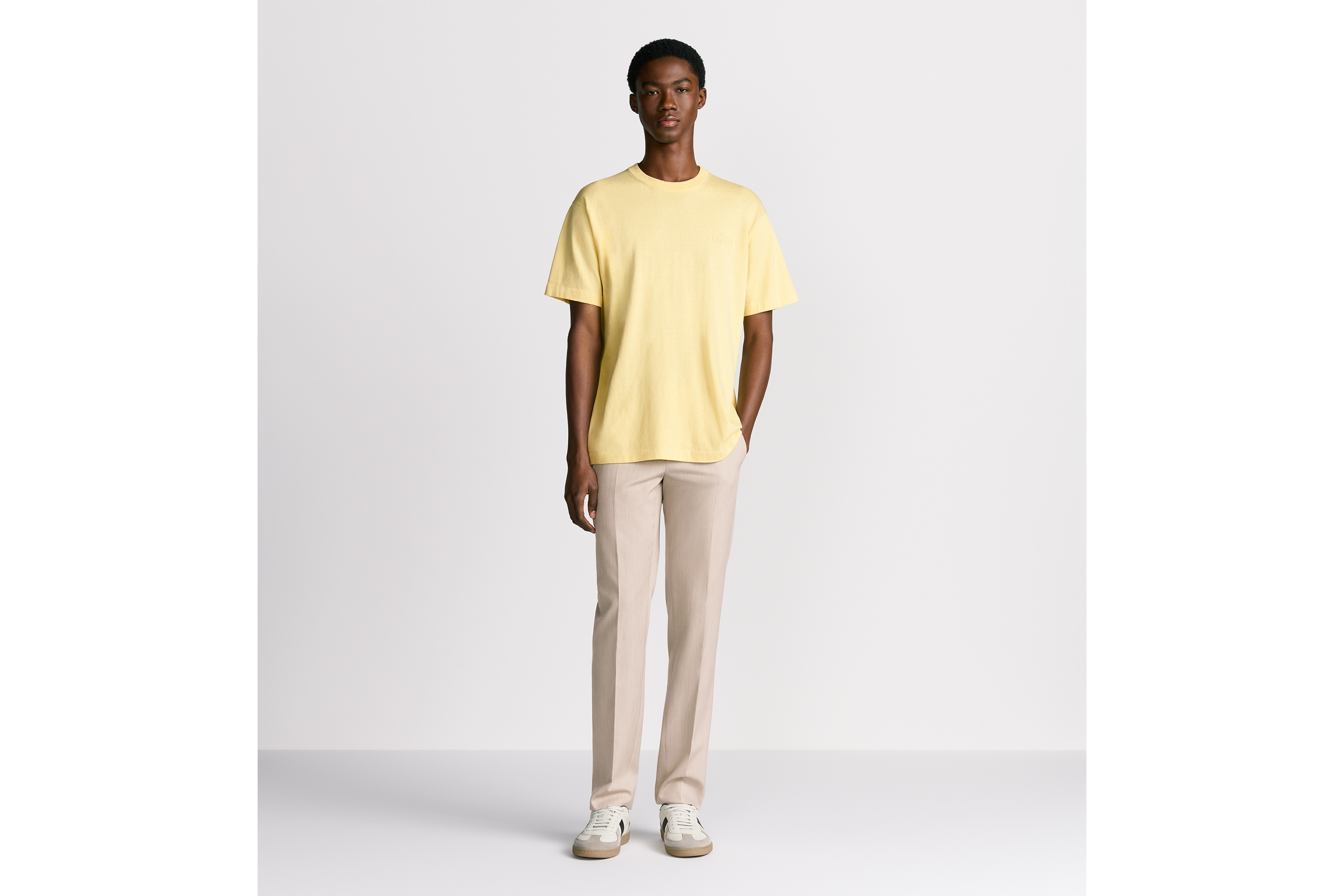 Look T-shirt Dior Icons Jersey de coton et de soie jaunes E08