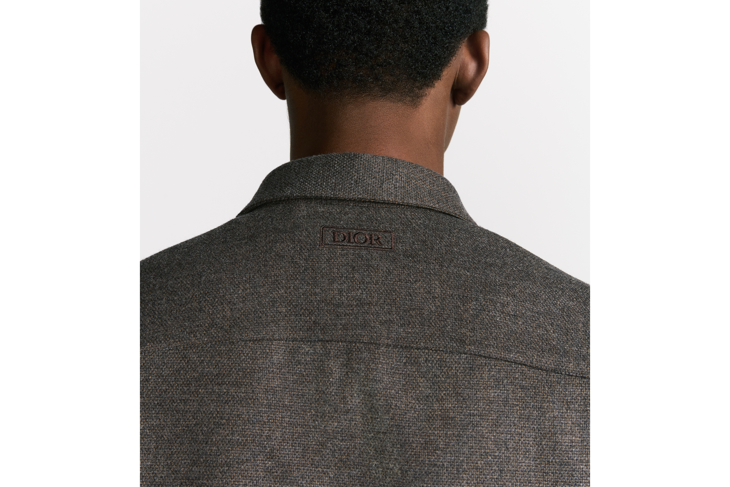 look_image_alt_prefix Dior Icons Oversized-Hemd Mischung aus Schurwolle und Kaschmir in Braun E03