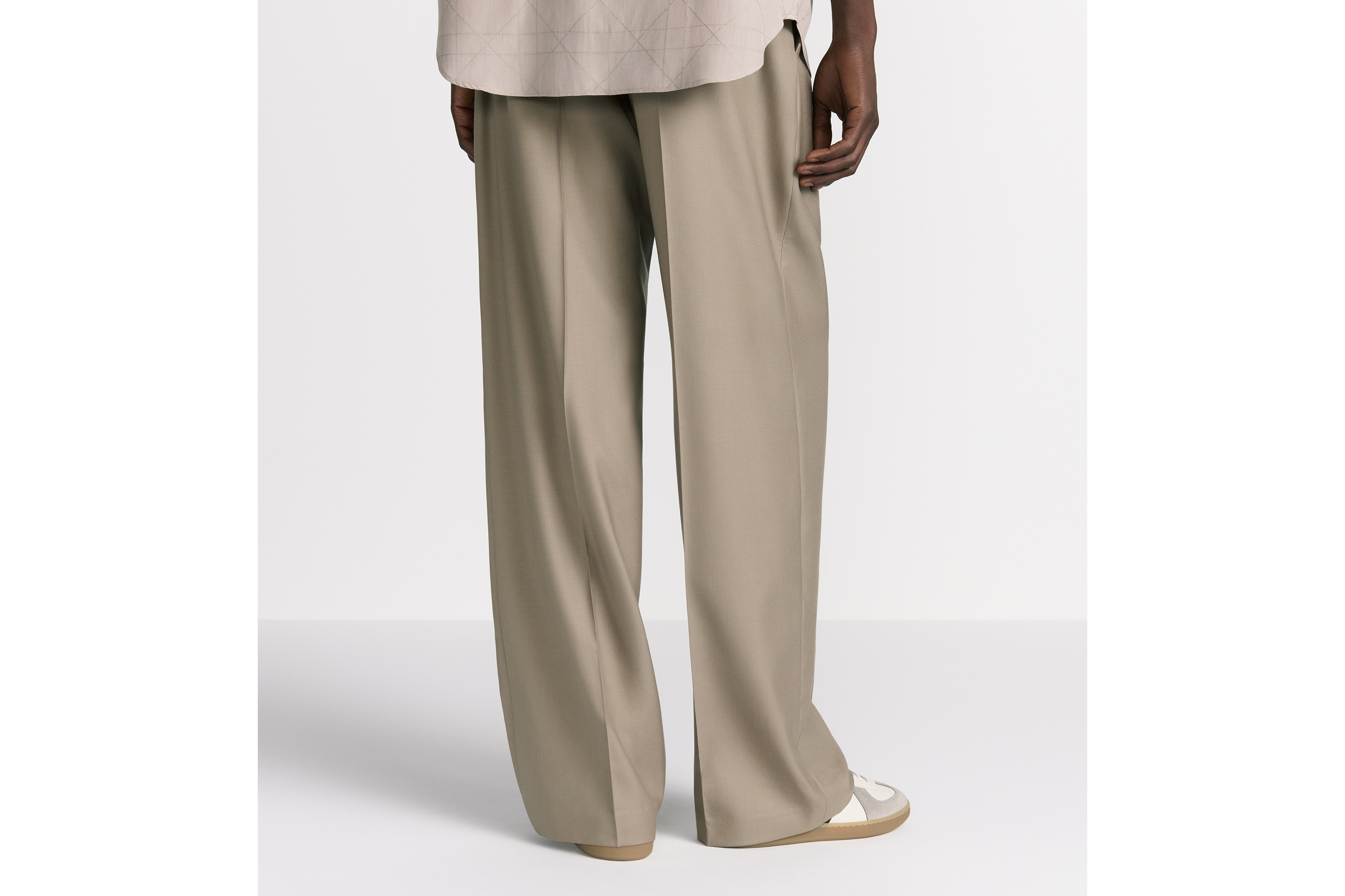 look_image_alt_prefix Dior Icons 루즈 팬츠 베이지 울 캐시미어 트윌 E15